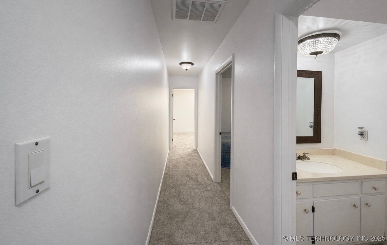7836 S College Avenue Property Photo 11