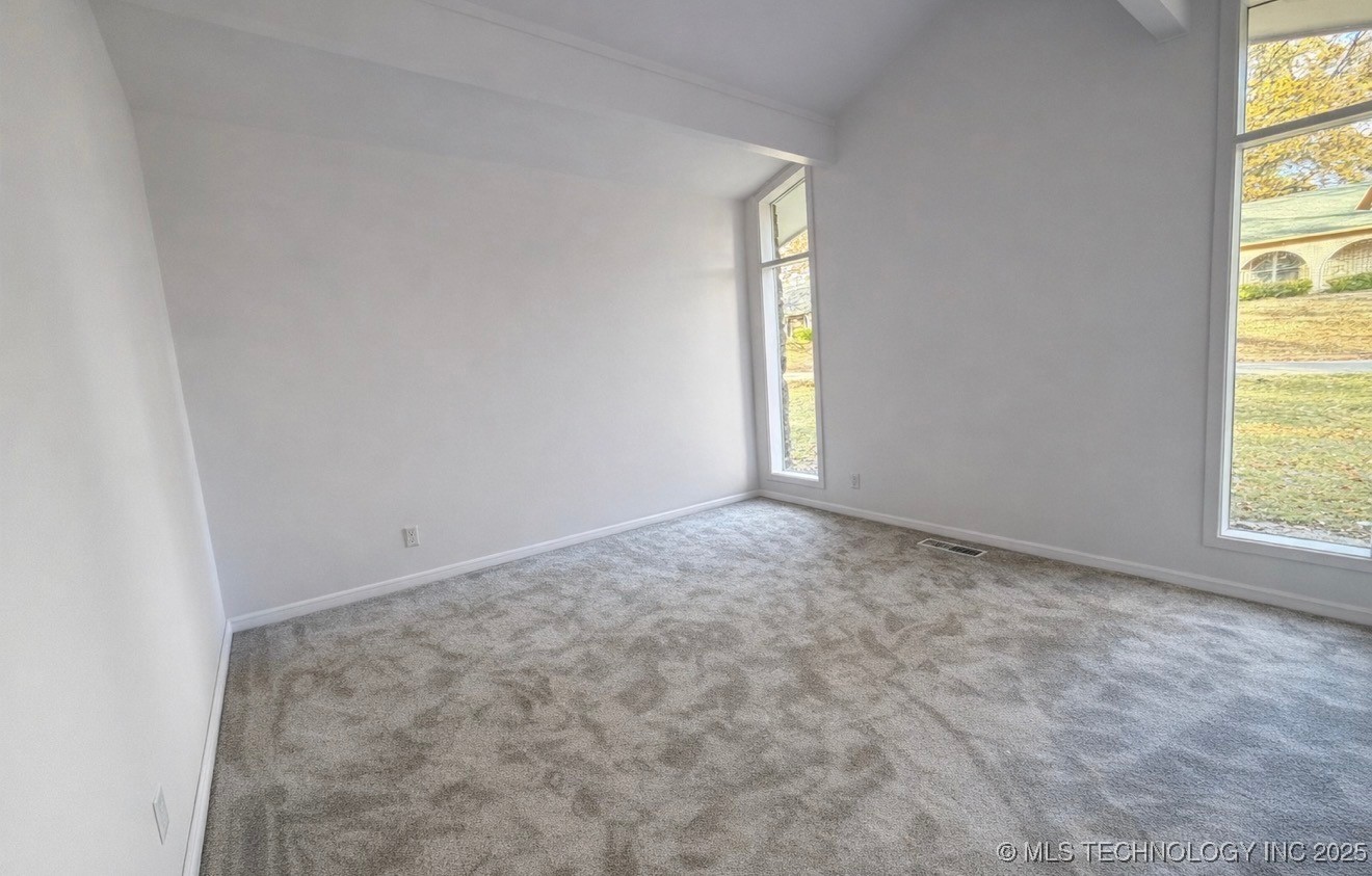 7836 S College Avenue Property Photo 12