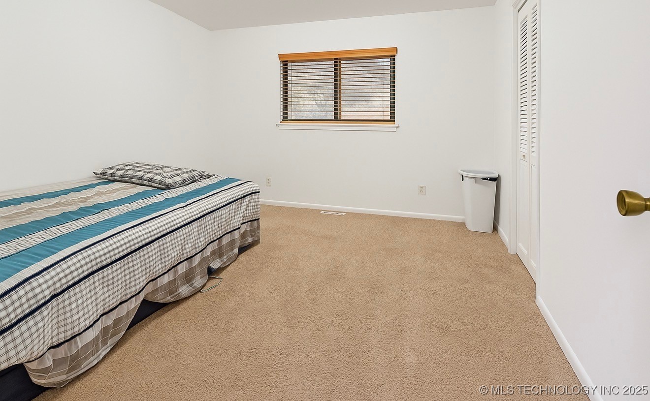 7836 S College Avenue Property Photo 17