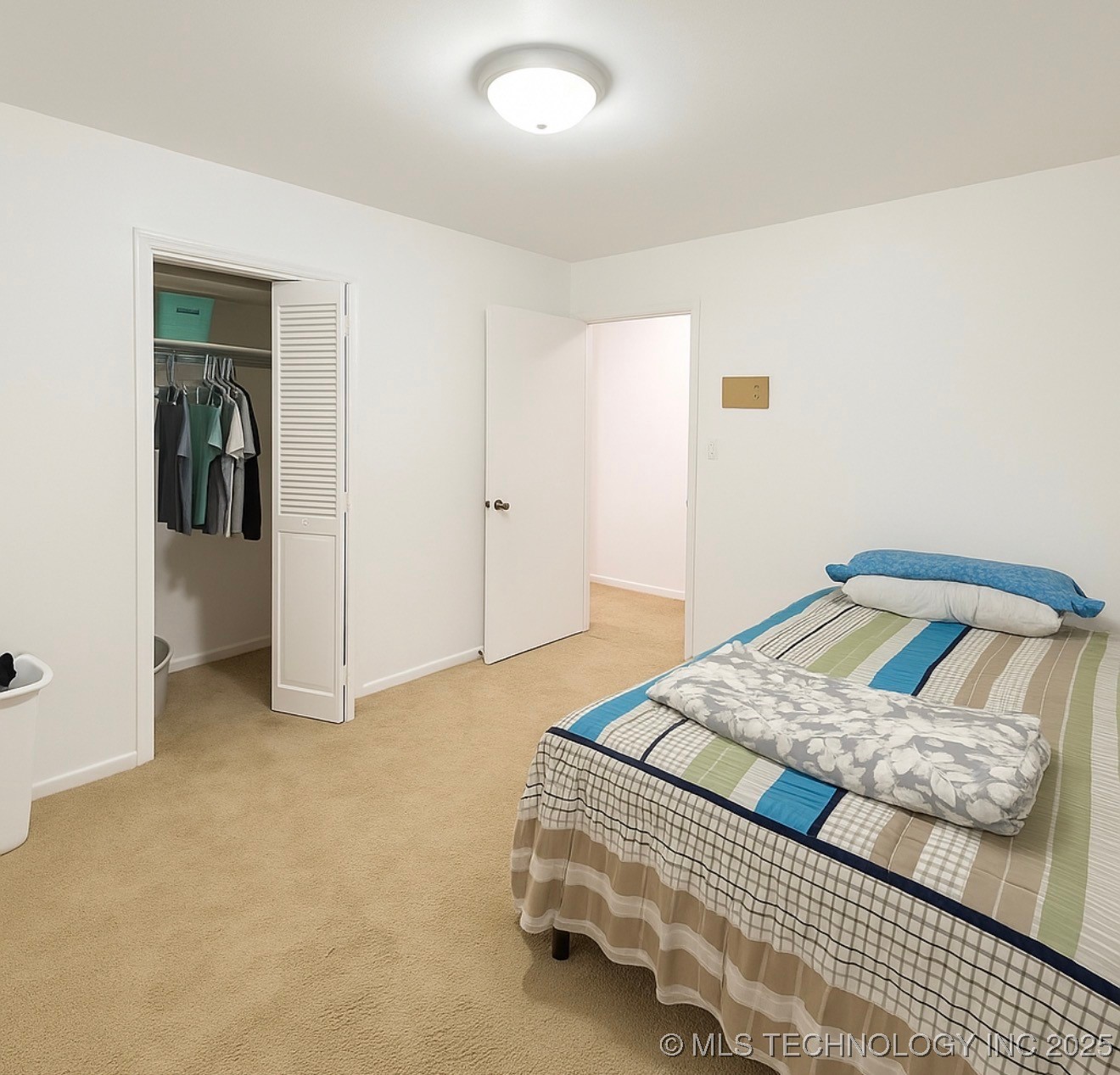 7836 S College Avenue Property Photo 18