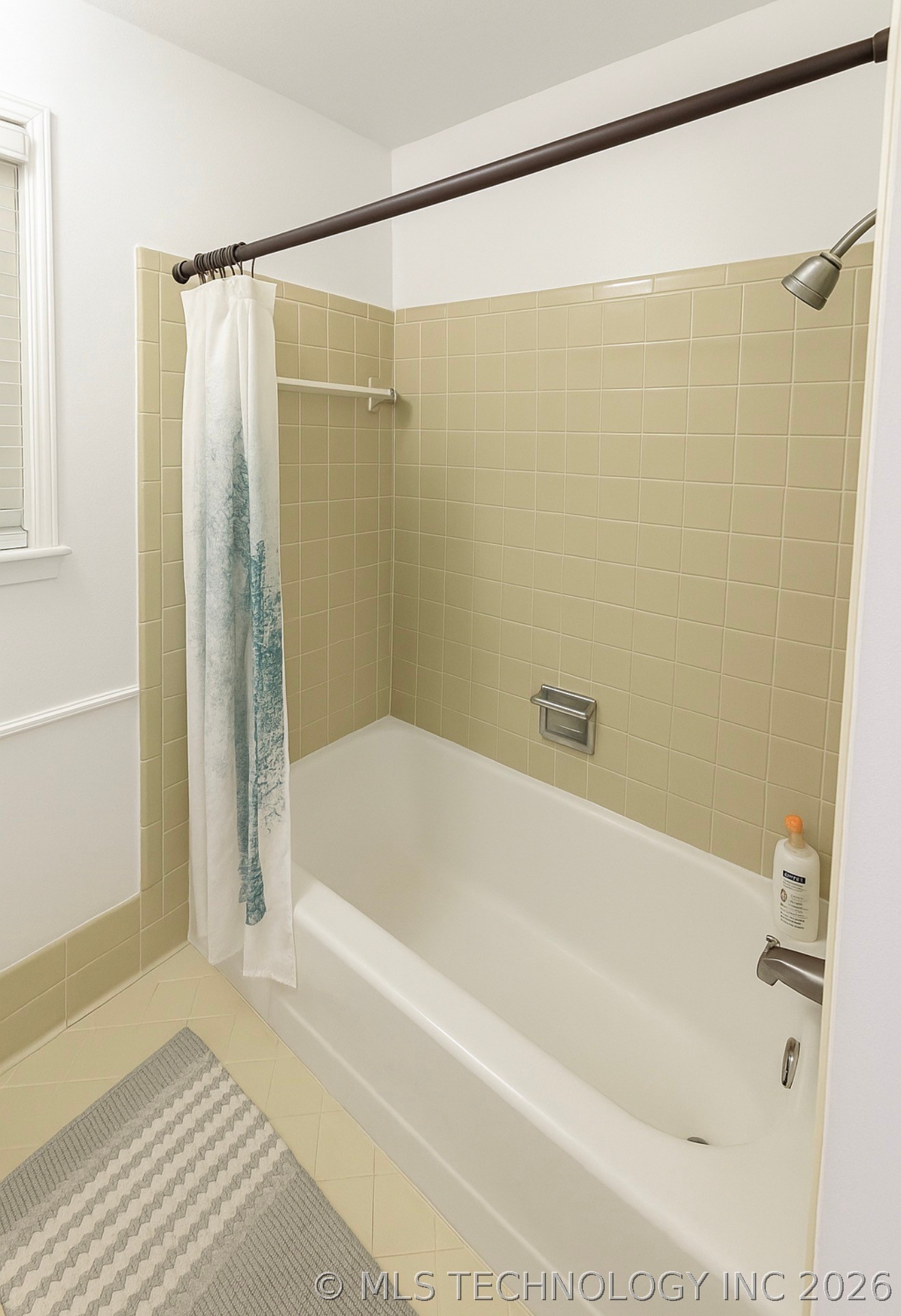 7836 S College Avenue Property Photo 19