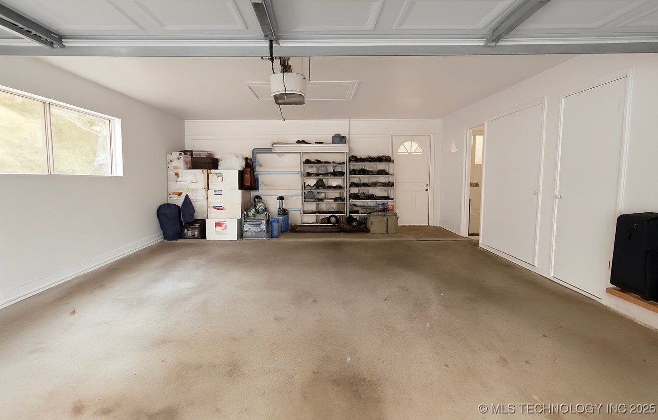 7836 S College Avenue Property Photo 25