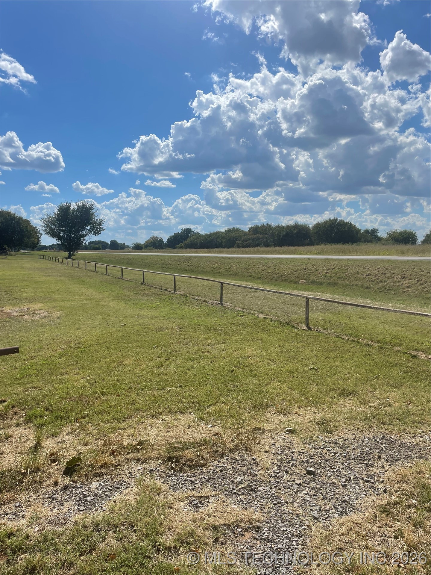 Hwy 81 Highway Property Photo 1