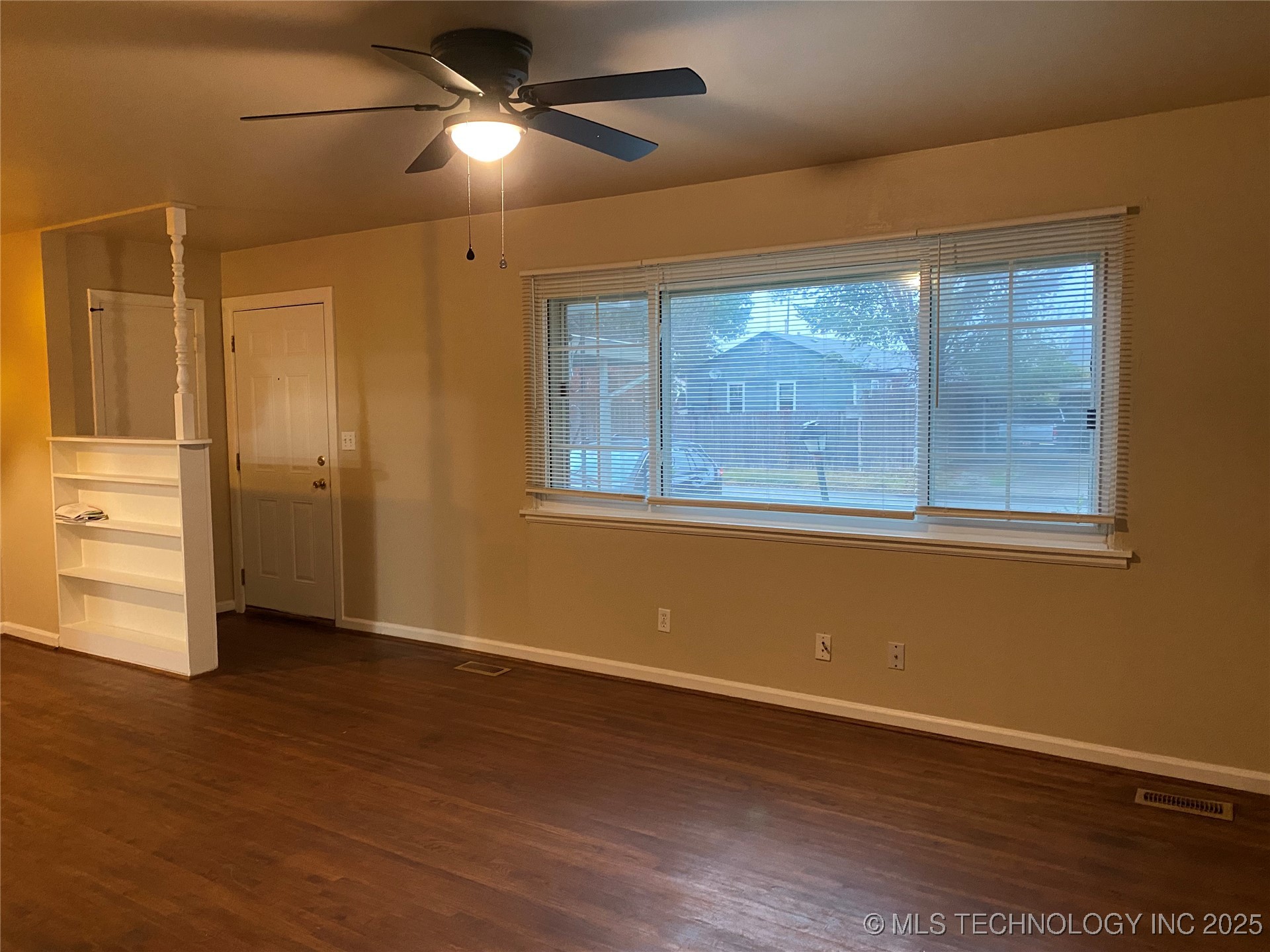 1366 N 95th East Avenue Property Photo 2