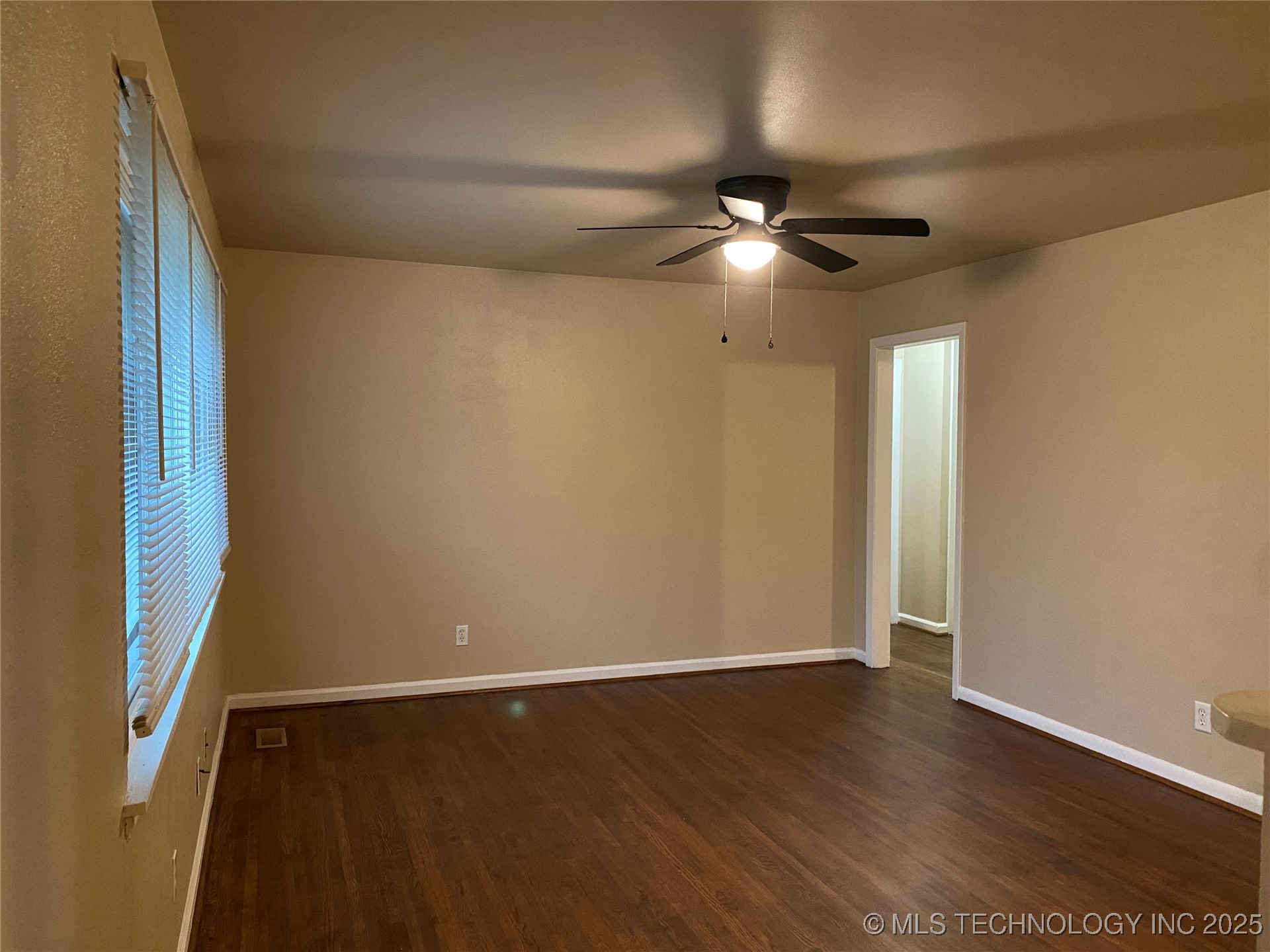 1366 N 95th East Avenue Property Photo 3