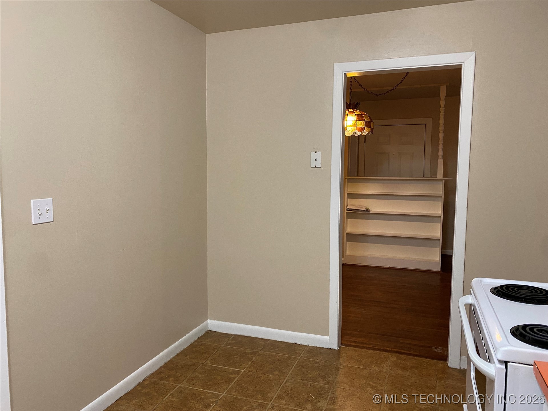 1366 N 95th East Avenue Property Photo 8