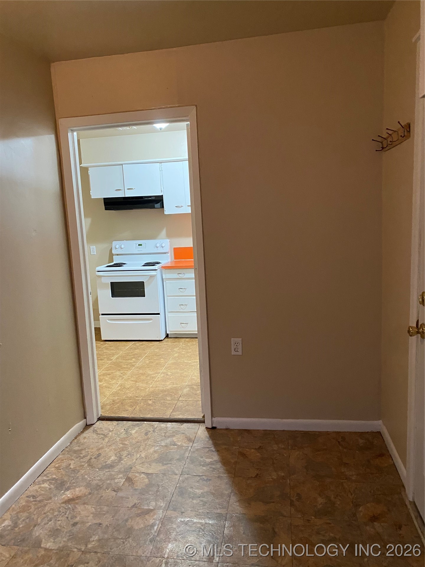 1366 N 95th East Avenue Property Photo 9