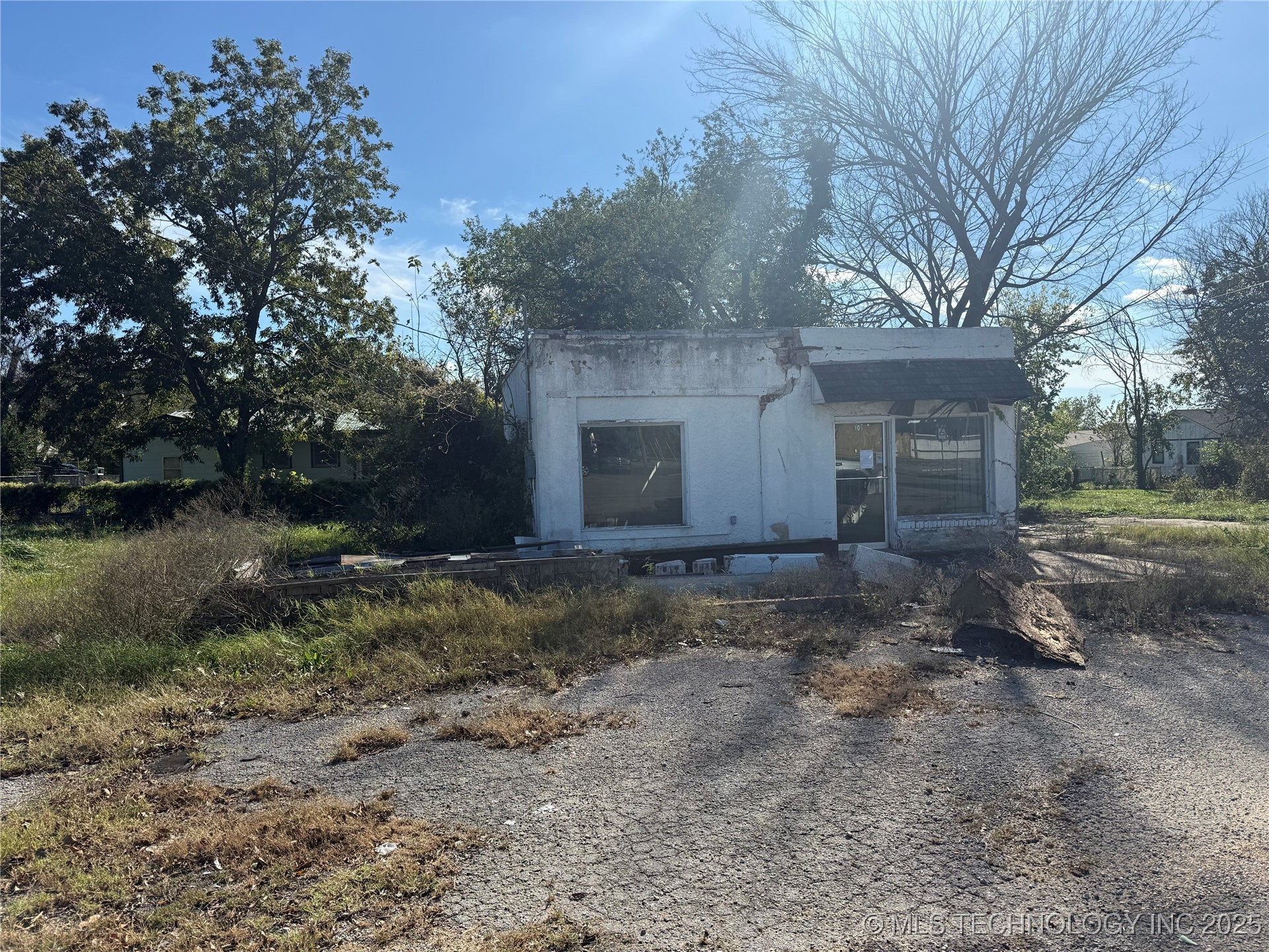 905 W 14th Street Property Photo 3