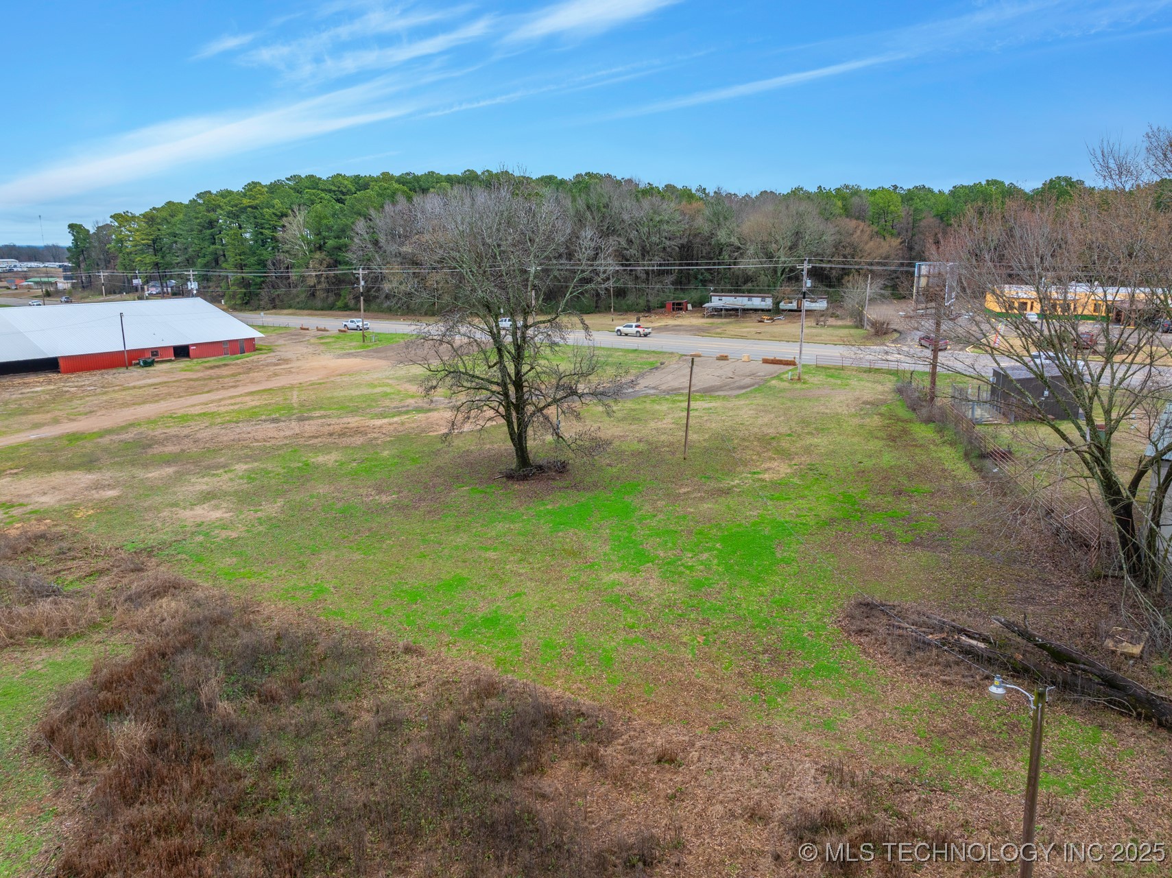 605 Ne Lincoln Road Property Photo 4