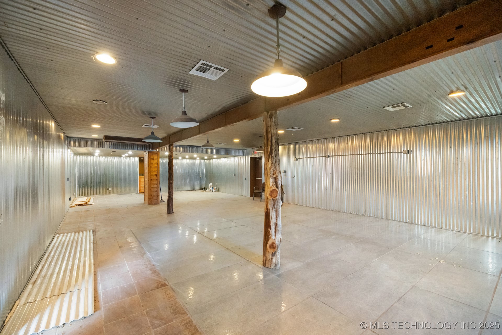 605 Ne Lincoln Road Property Photo 7