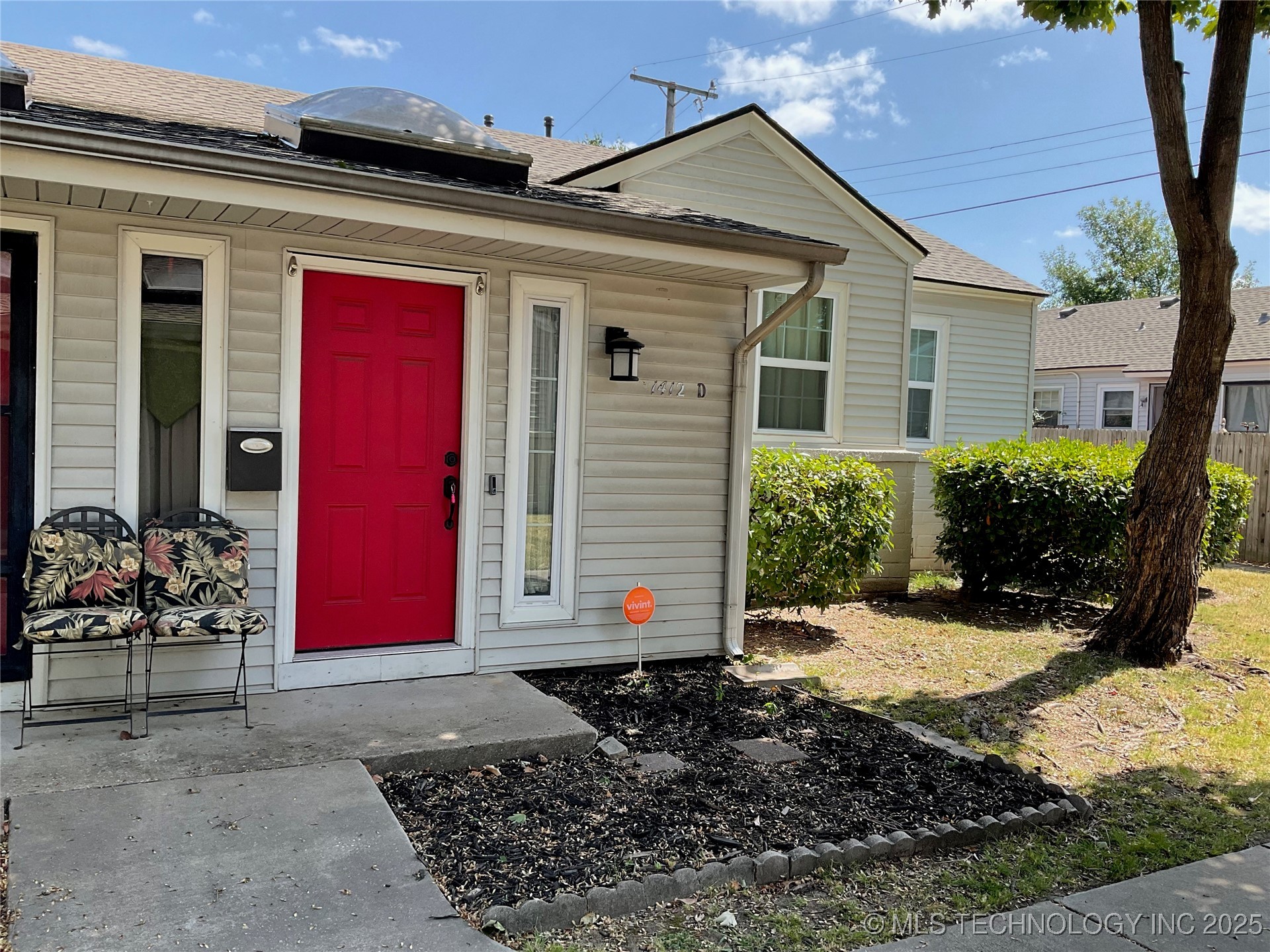 1412 E 38th Street D Property Photo 1