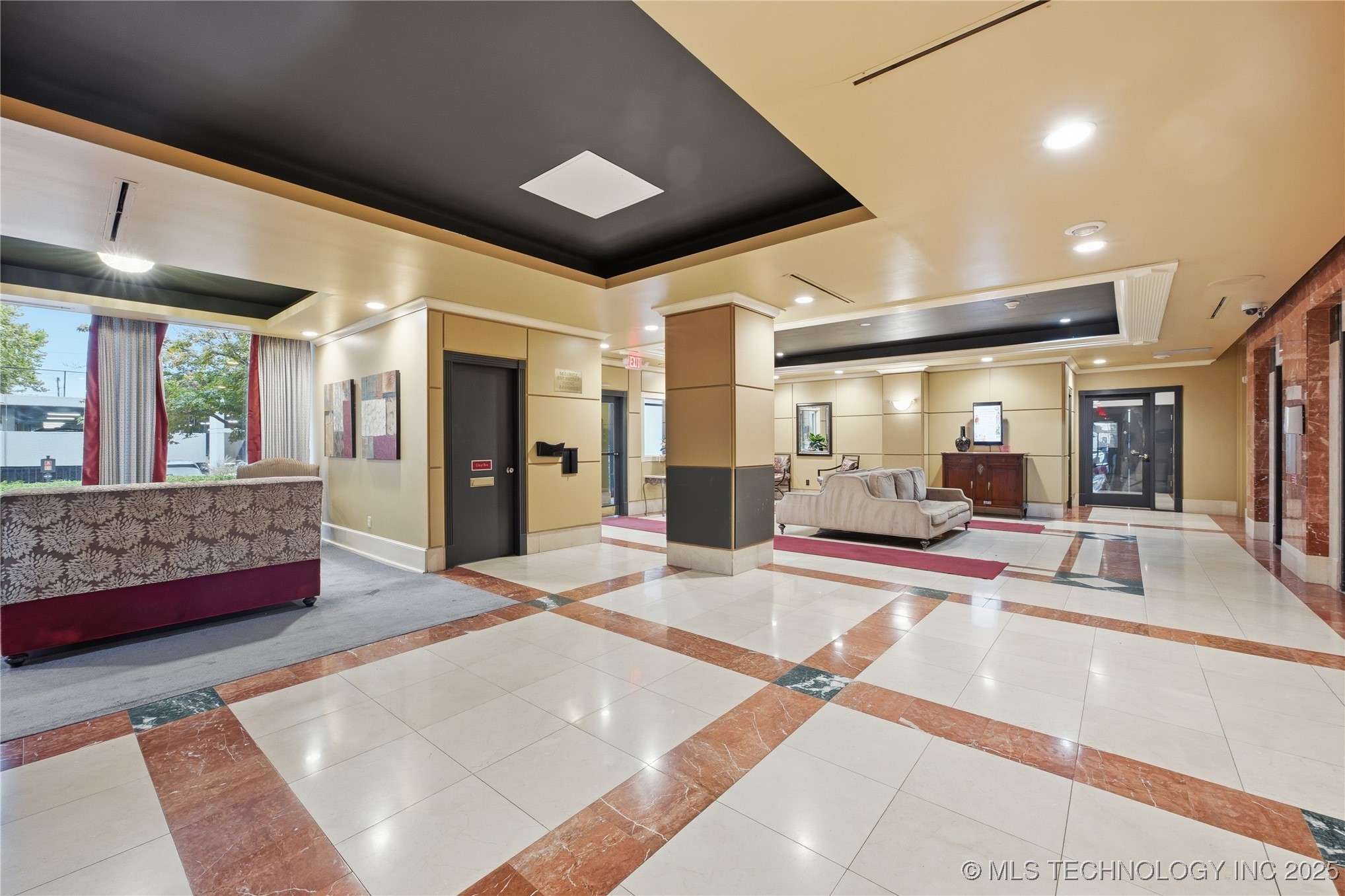 450 W 7th Street 710 Property Photo 2