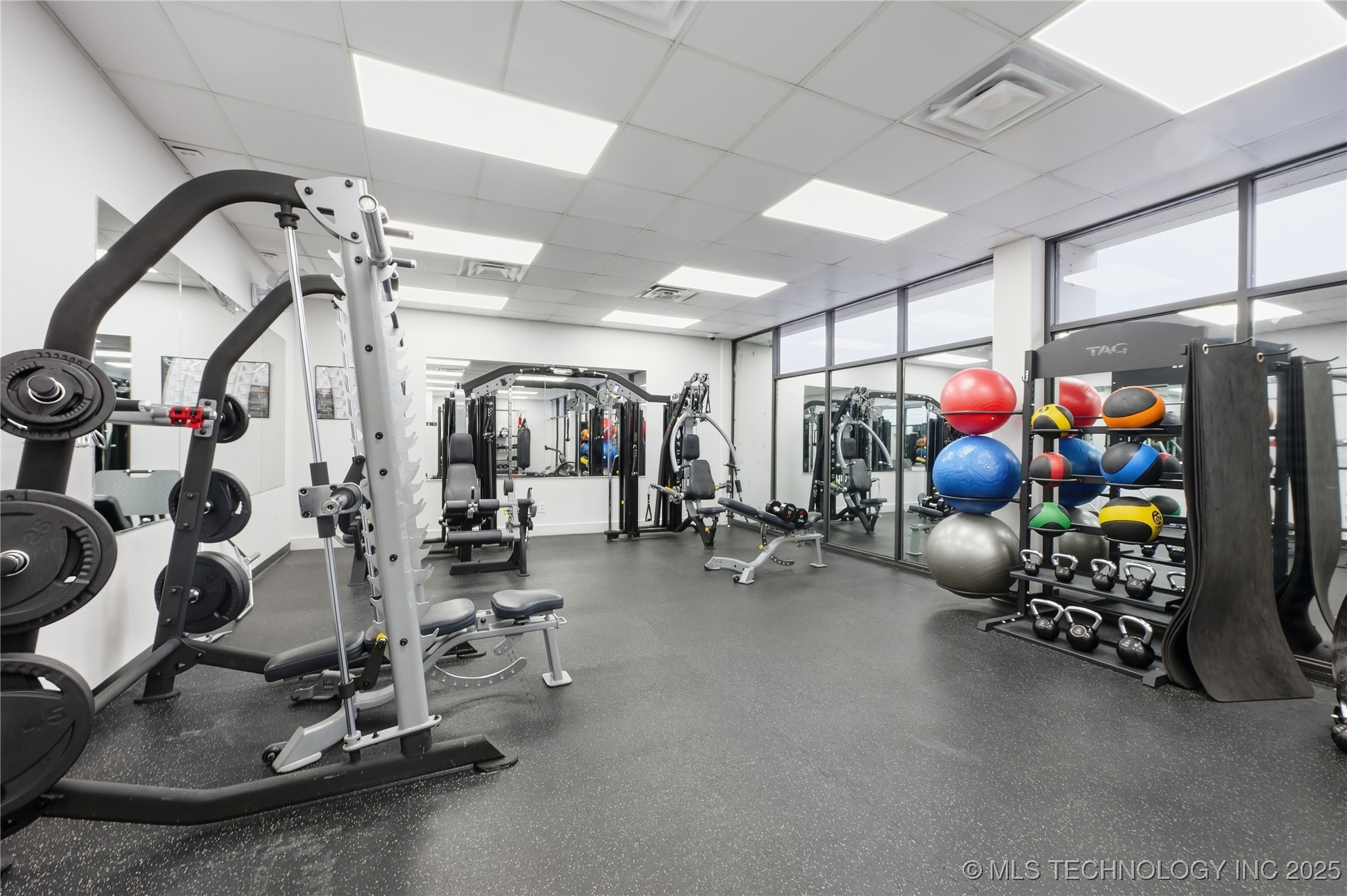 450 W 7th Street 710 Property Photo 15