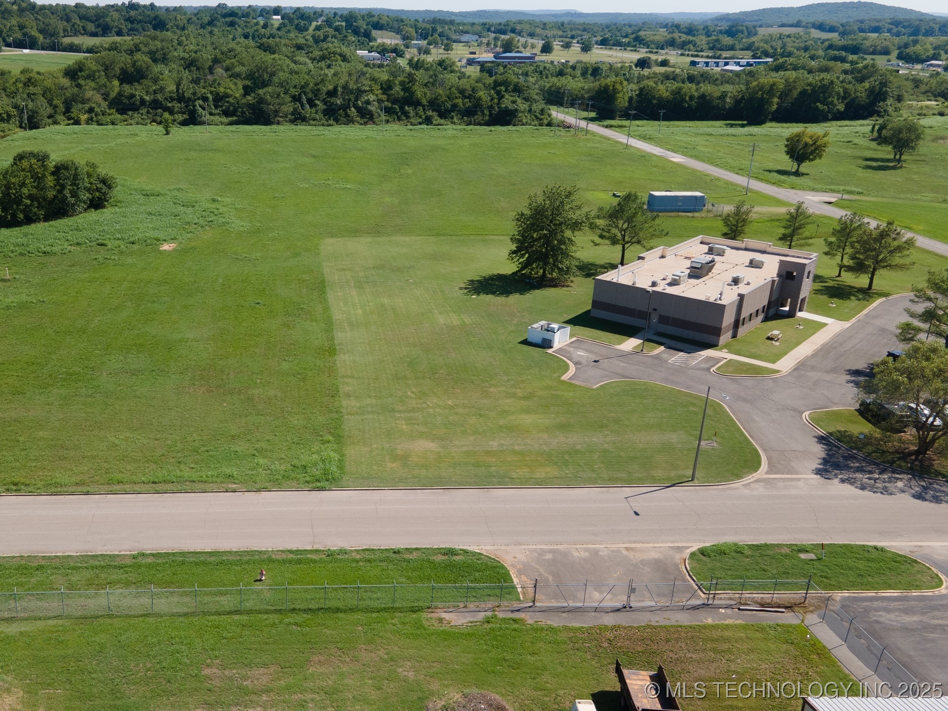 200 Main Parkway Property Photo 17