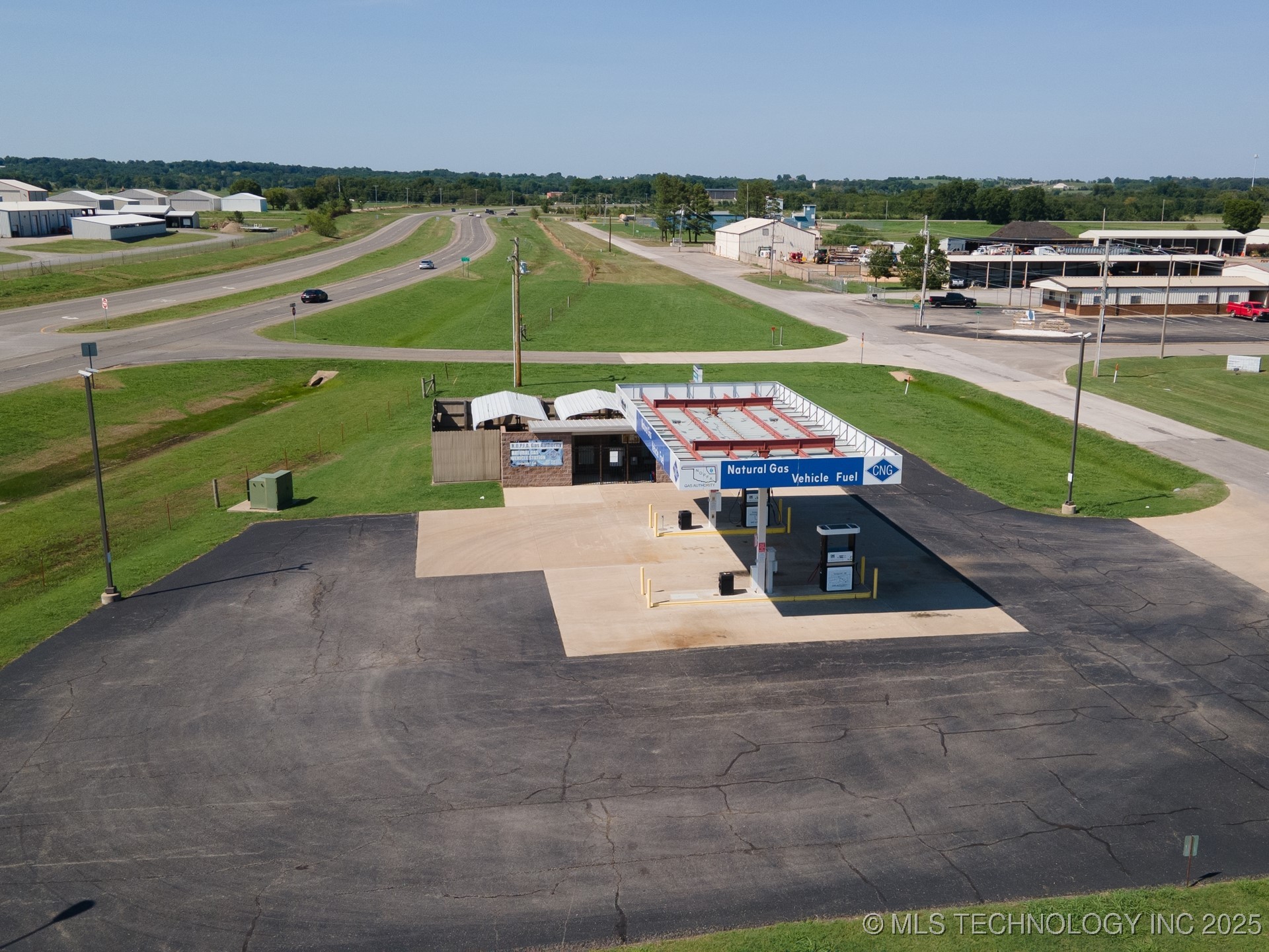 100 Main Parkway Property Photo 14