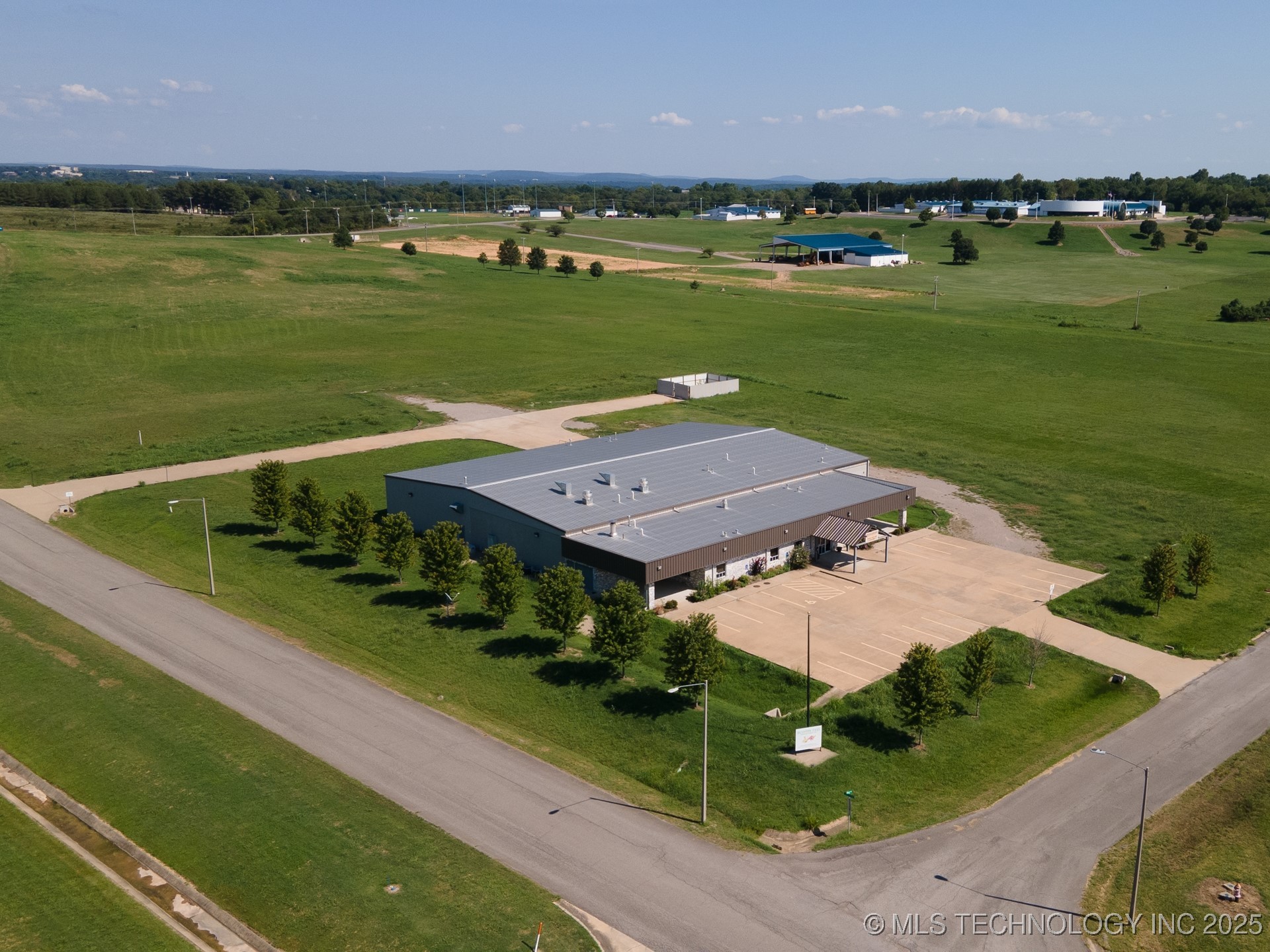 600 N Moccasin Avenue Property Photo 10