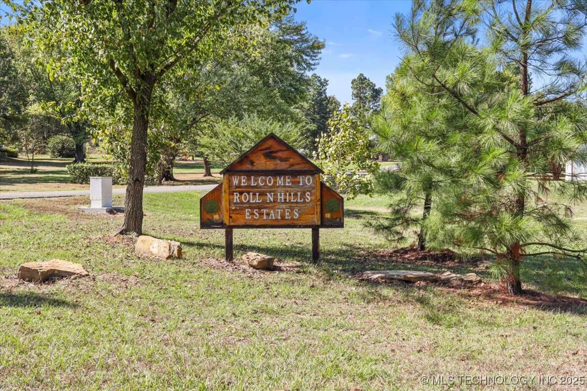 1804 E Hollow Oak Road Property Photo 2