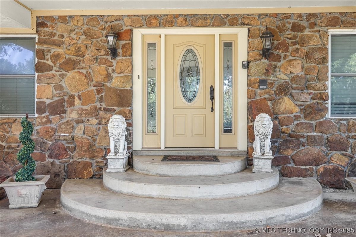 1804 E Hollow Oak Road Property Photo 4