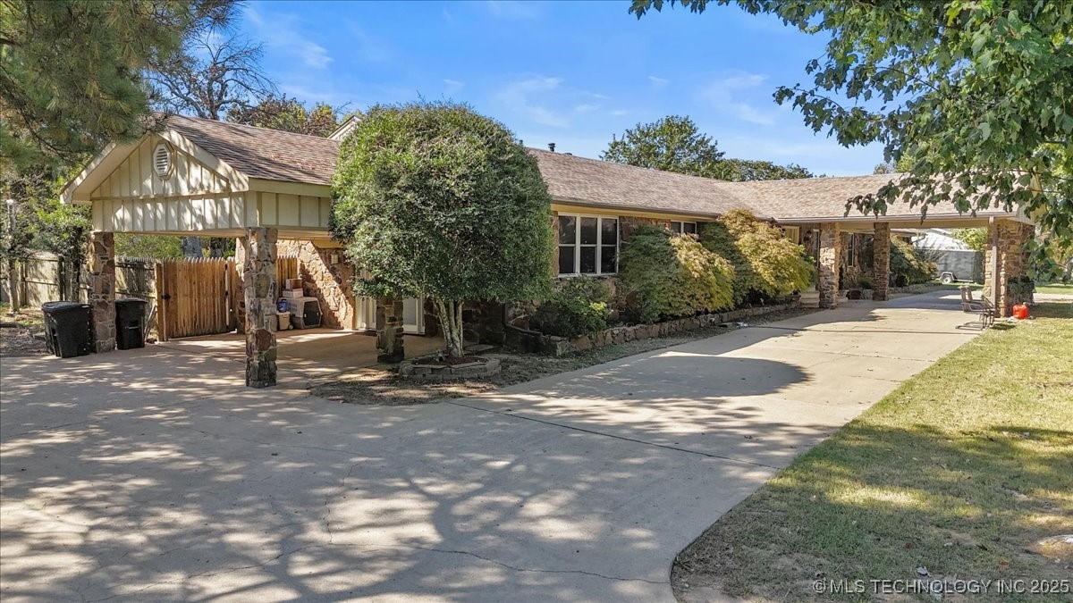 1804 E Hollow Oak Road Property Photo 5