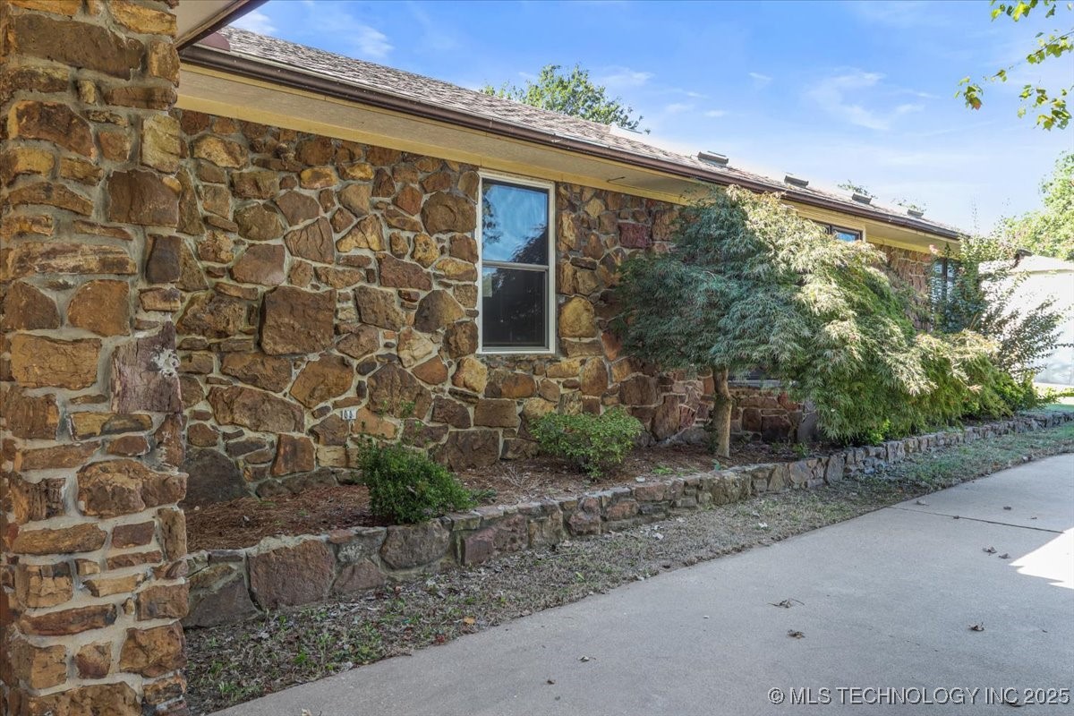 1804 E Hollow Oak Road Property Photo 9