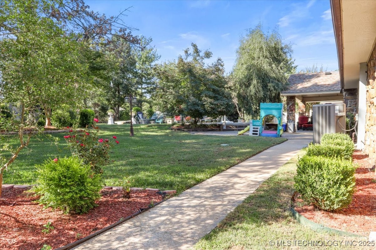 1804 E Hollow Oak Road Property Photo 15