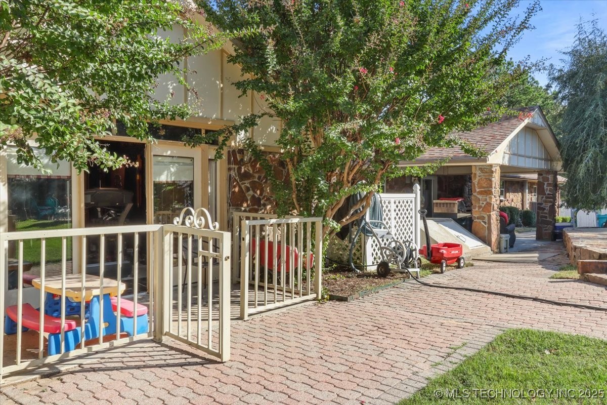 1804 E Hollow Oak Road Property Photo 19