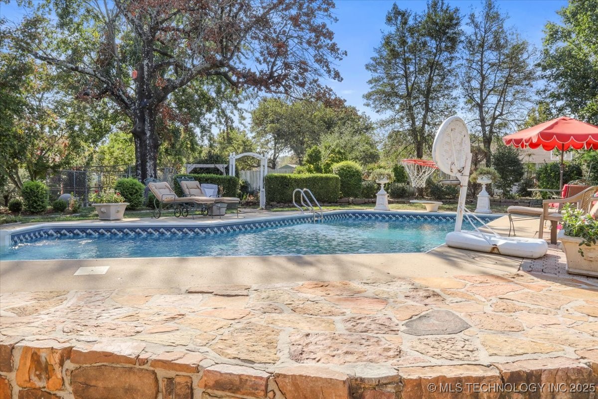 1804 E Hollow Oak Road Property Photo 27