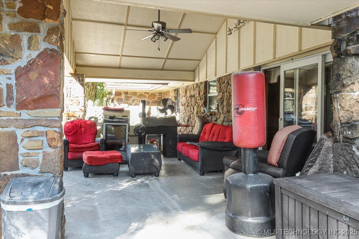 1804 E Hollow Oak Road Property Photo 31