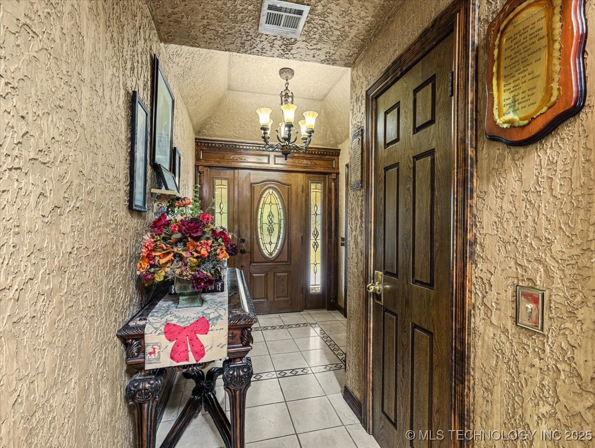 1804 E Hollow Oak Road Property Photo 32