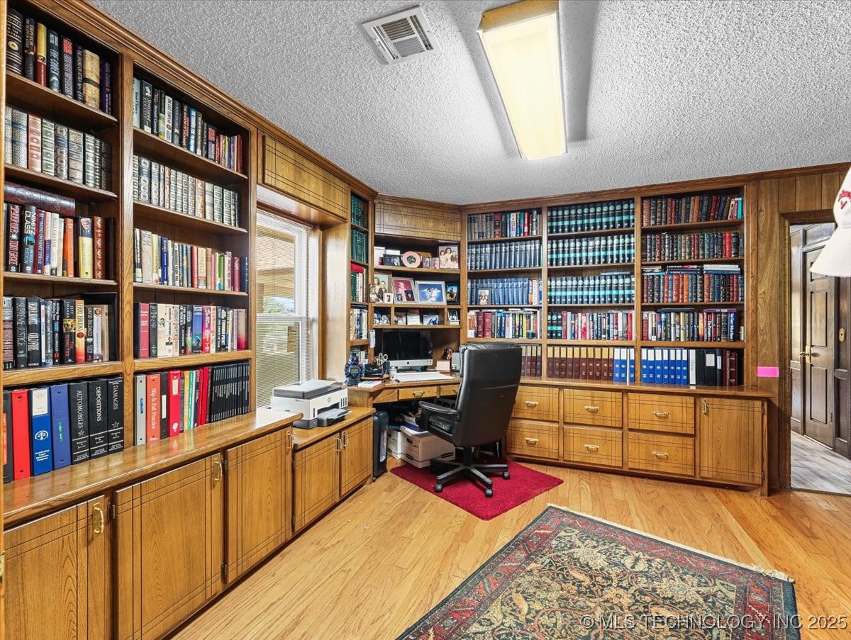 1804 E Hollow Oak Road Property Photo 38