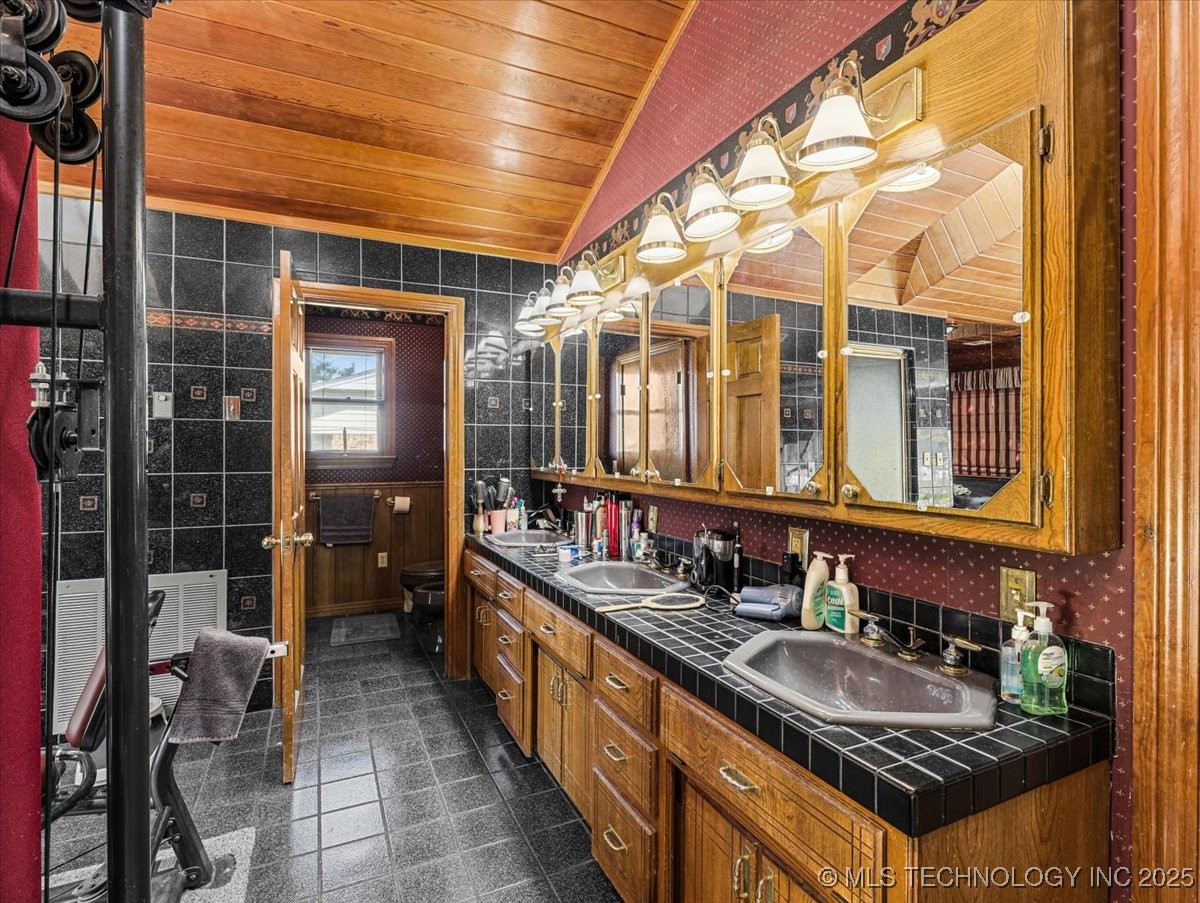 1804 E Hollow Oak Road Property Photo 44