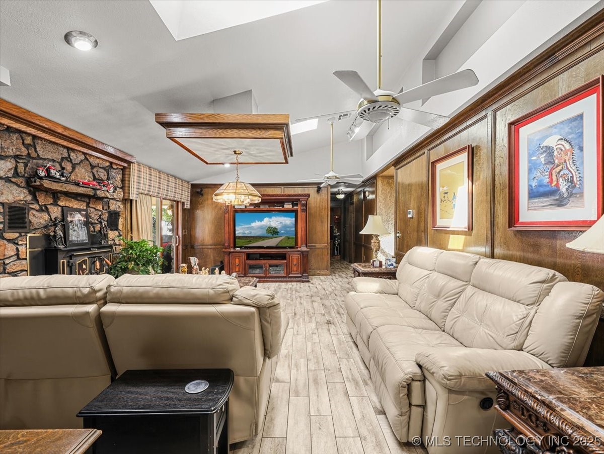 1804 E Hollow Oak Road Property Photo 50