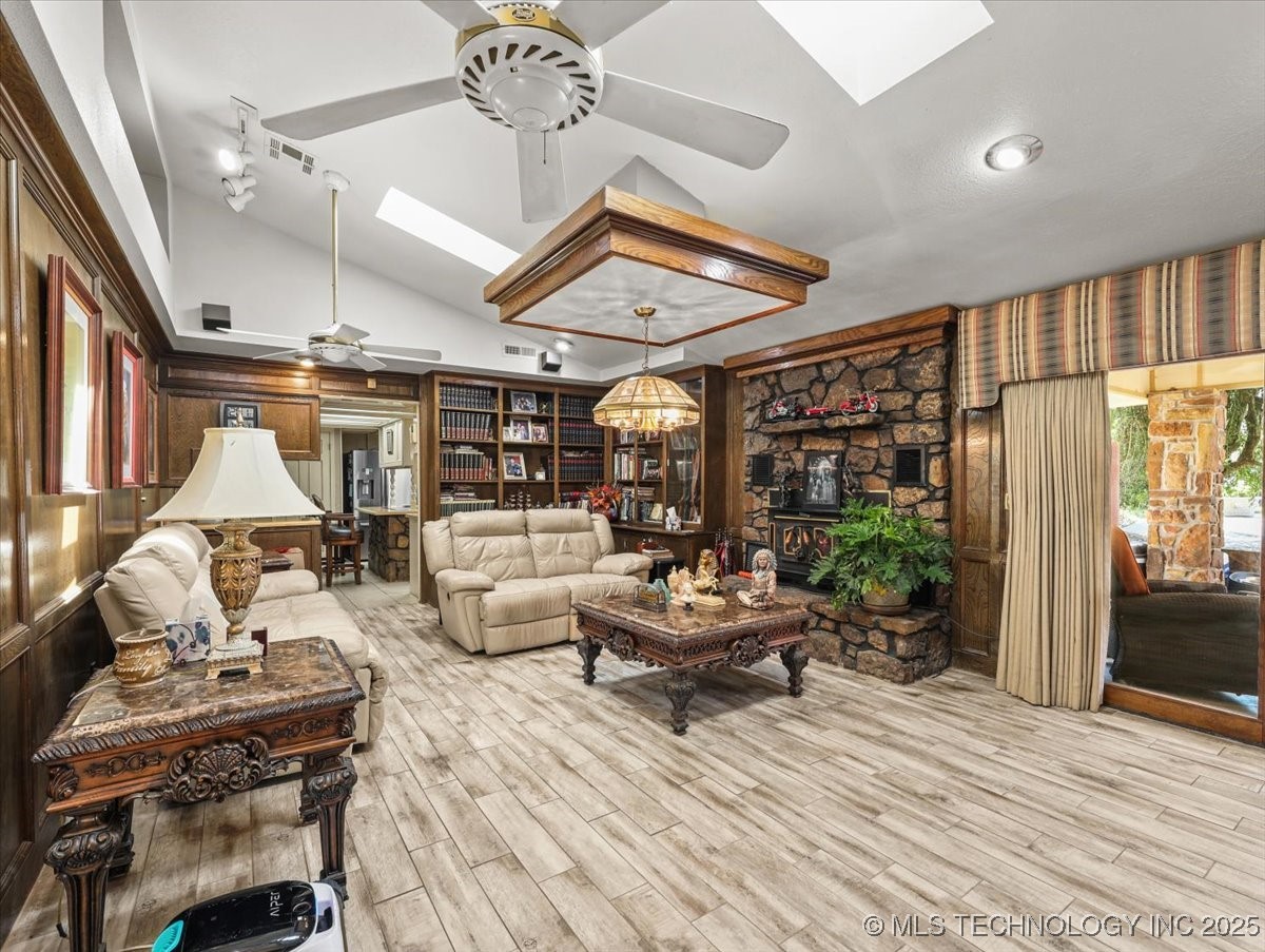 1804 E Hollow Oak Road Property Photo 51