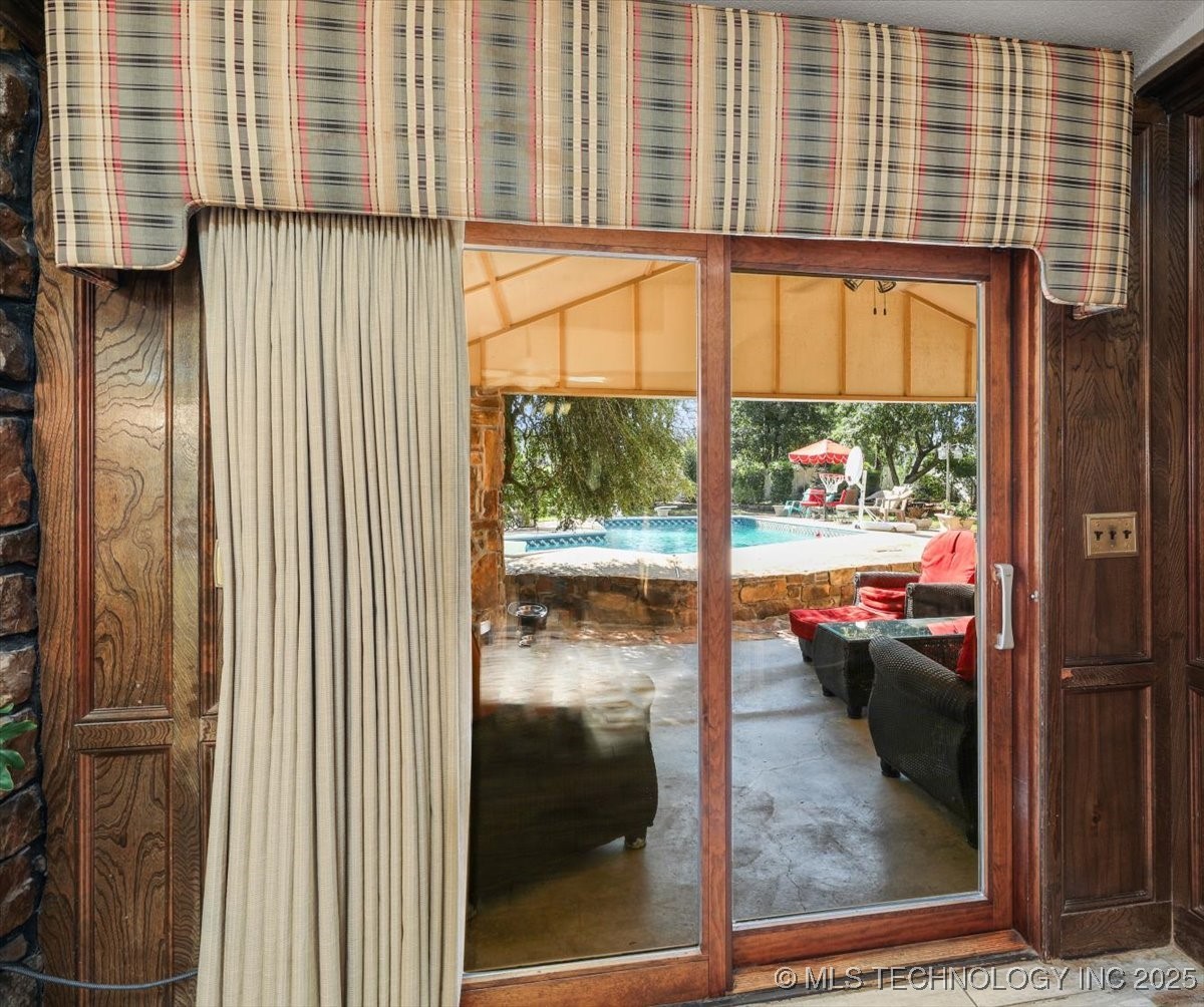 1804 E Hollow Oak Road Property Photo 53