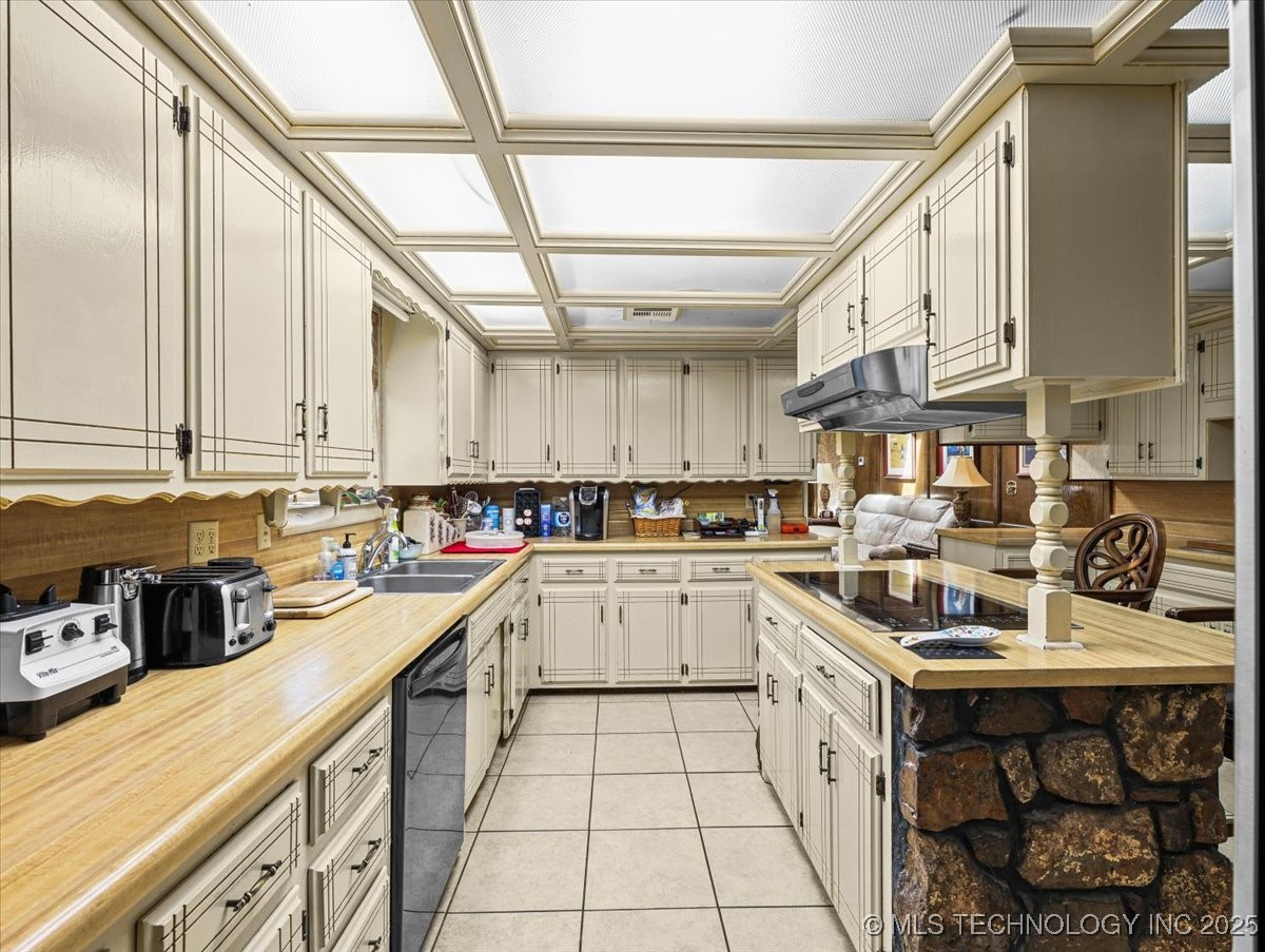 1804 E Hollow Oak Road Property Photo 57