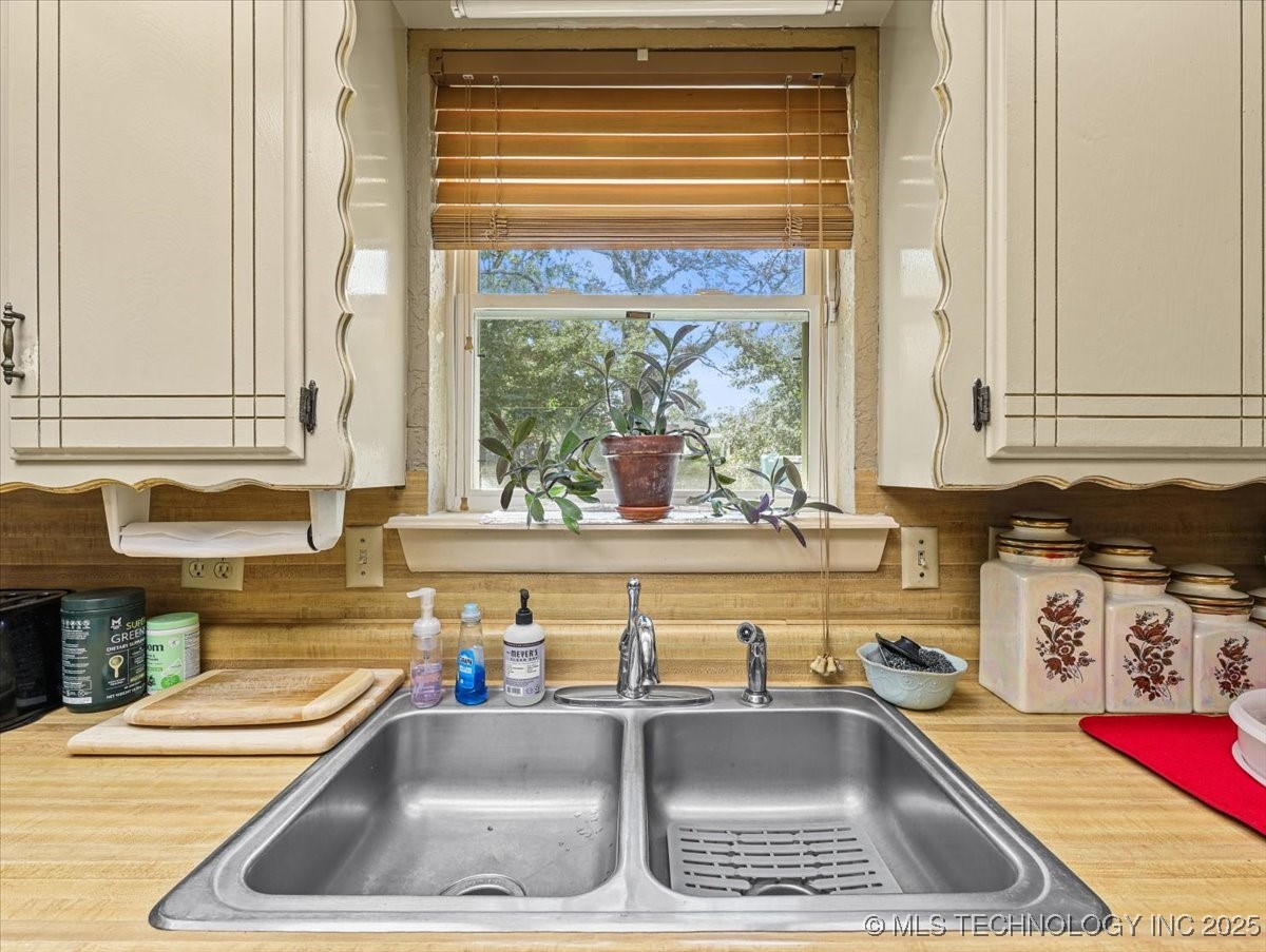 1804 E Hollow Oak Road Property Photo 58