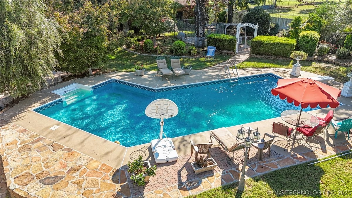 1804 E Hollow Oak Road Property Photo 75