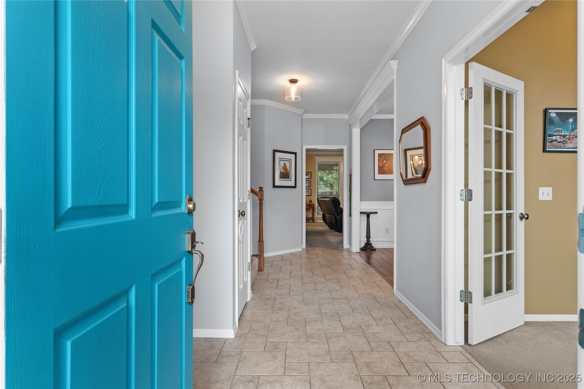 2429 S Umbrella Avenue Property Photo 5