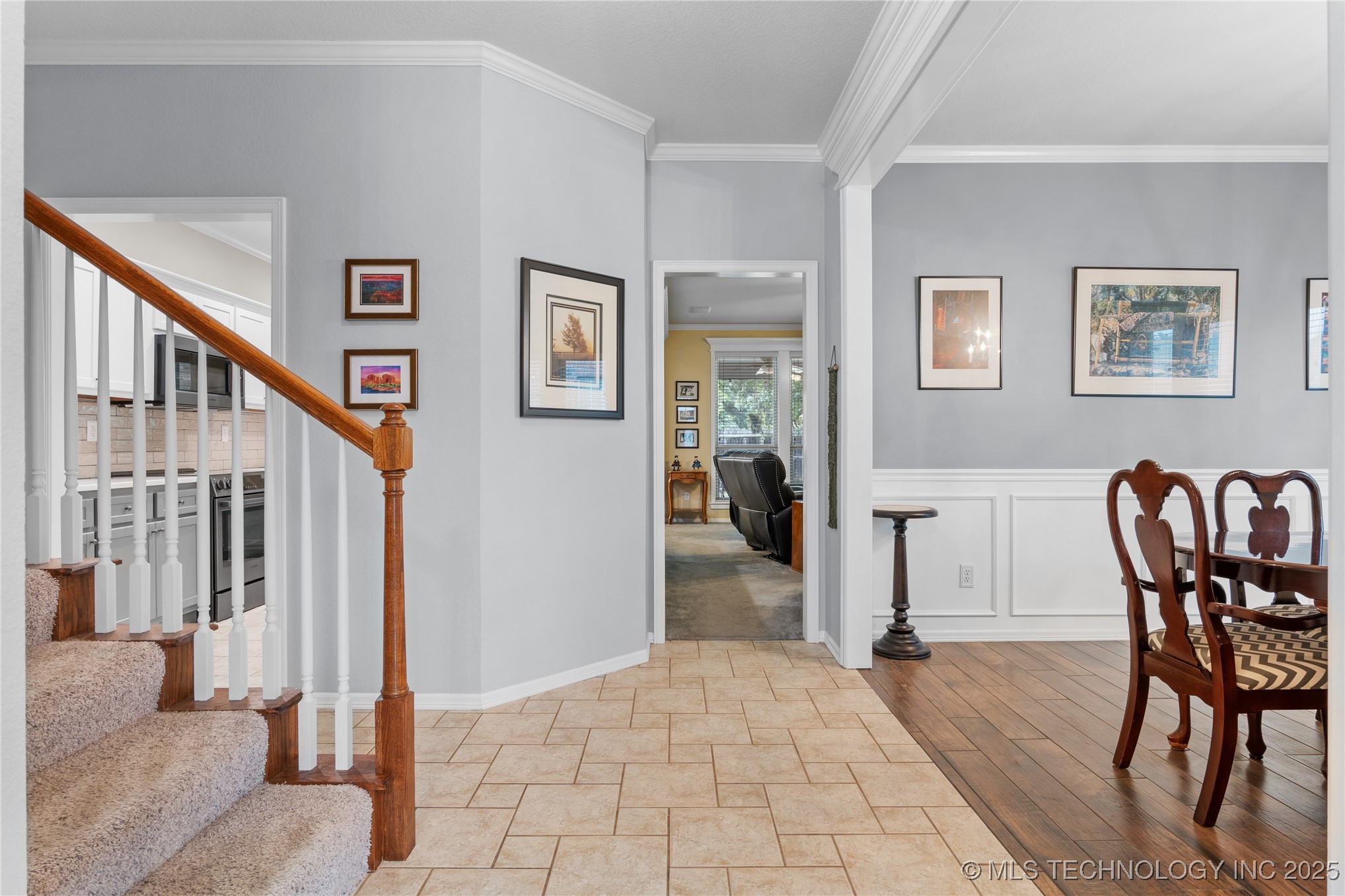 2429 S Umbrella Avenue Property Photo 9