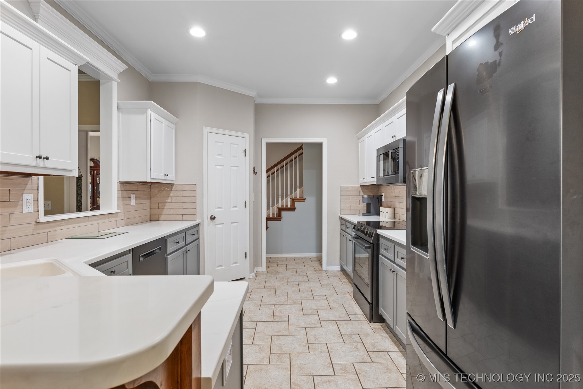 2429 S Umbrella Avenue Property Photo 16