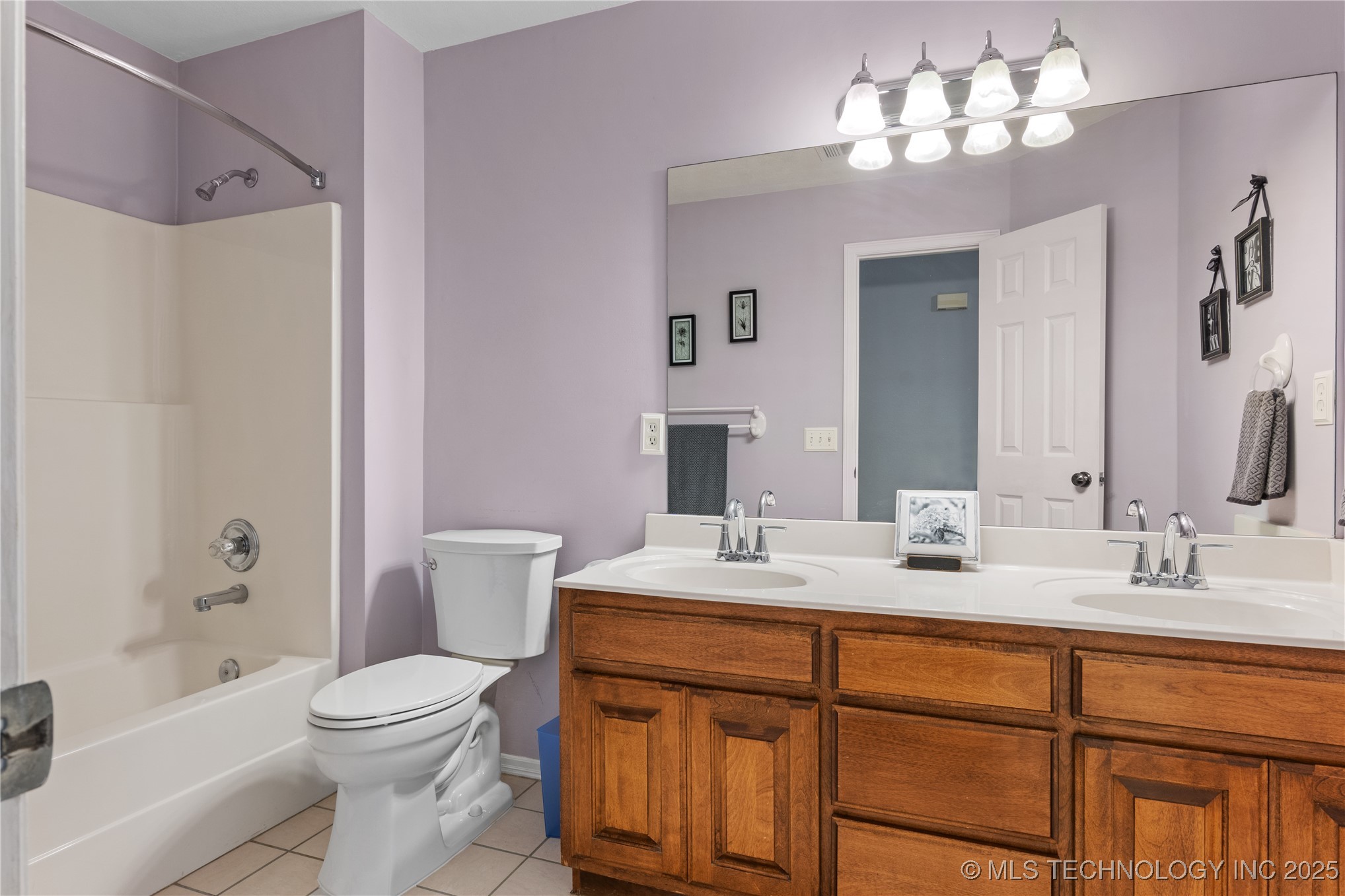 2429 S Umbrella Avenue Property Photo 31