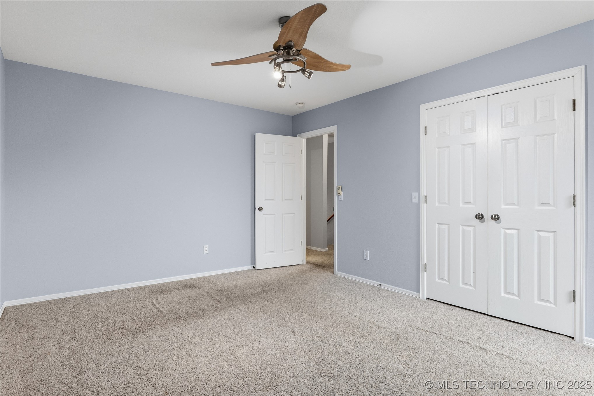 2429 S Umbrella Avenue Property Photo 35