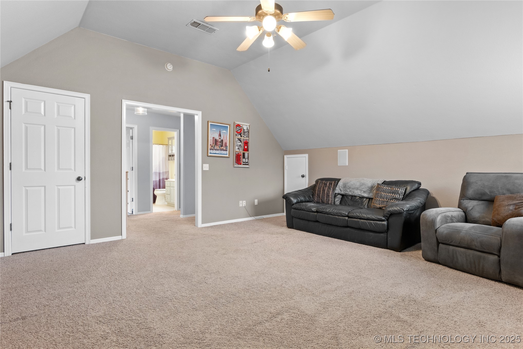 2429 S Umbrella Avenue Property Photo 38