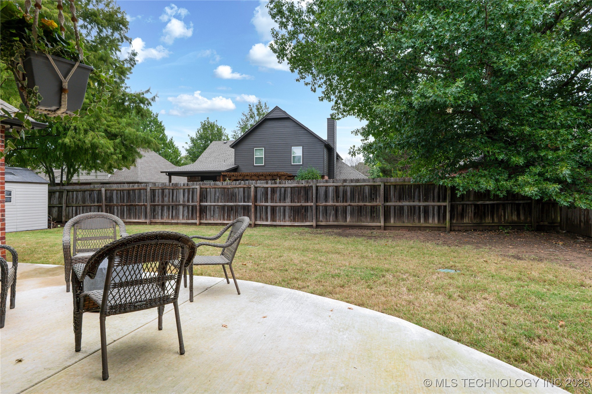 2429 S Umbrella Avenue Property Photo 41