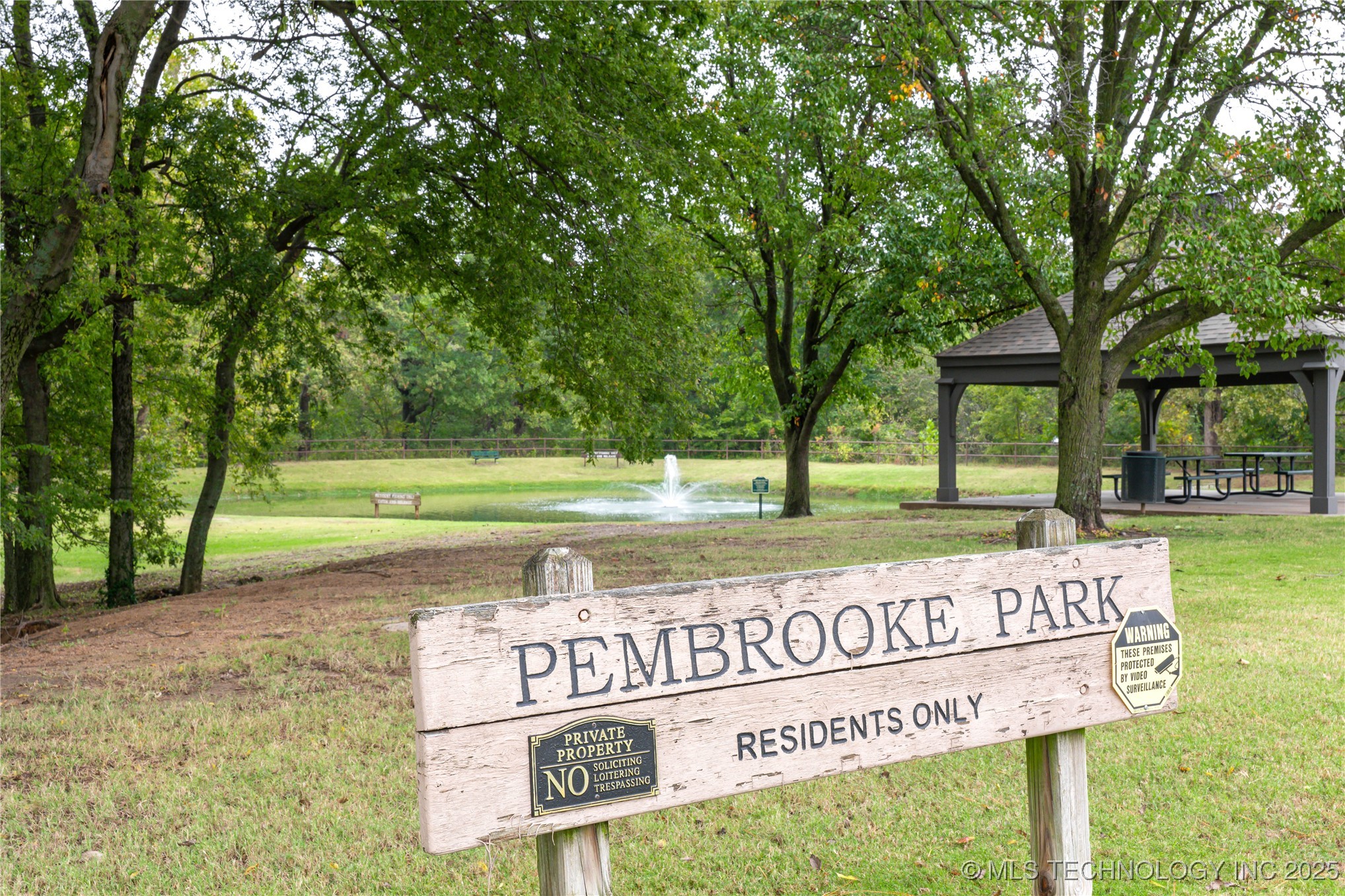 2429 S Umbrella Avenue Property Photo 44