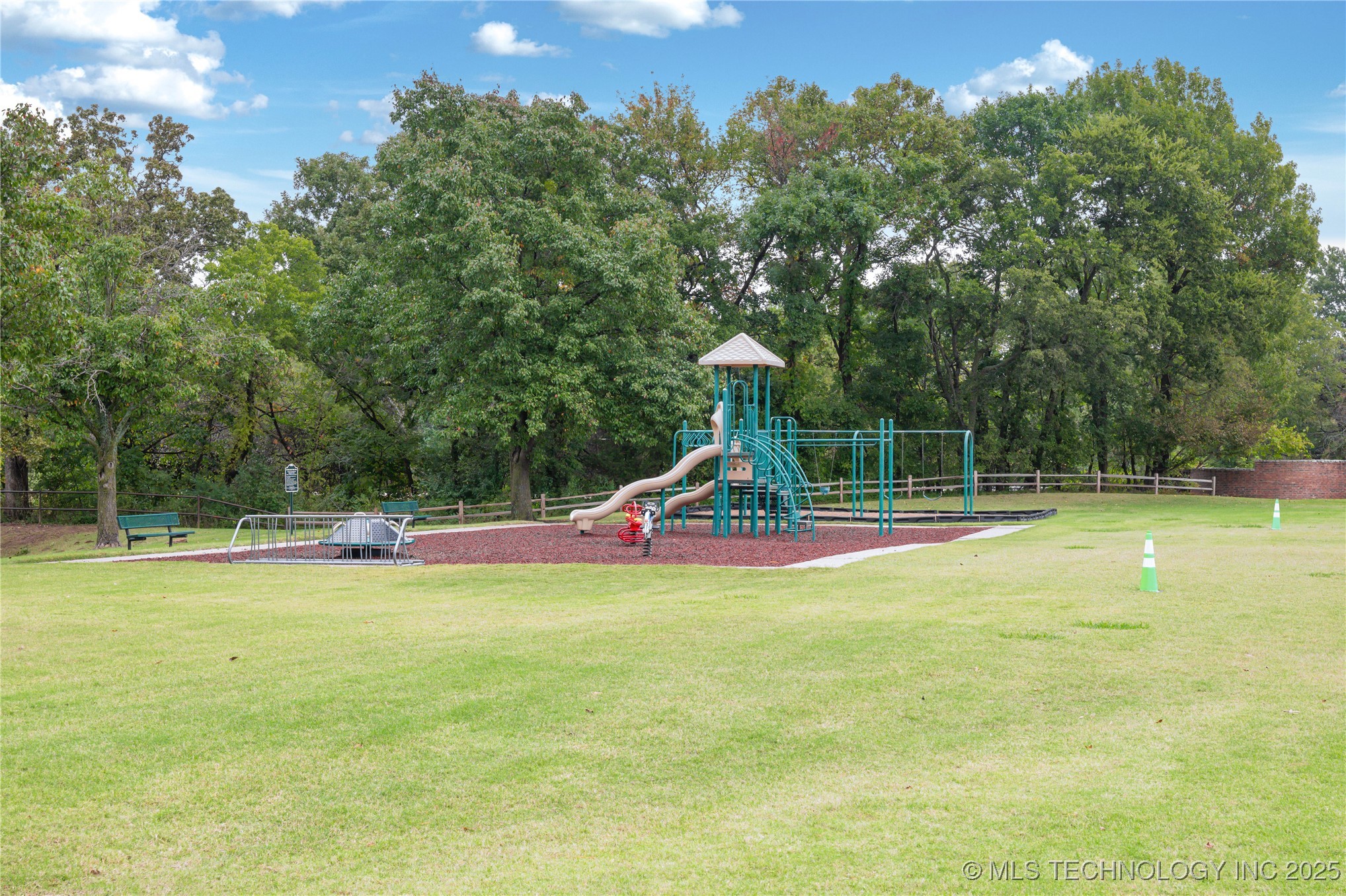 2429 S Umbrella Avenue Property Photo 46