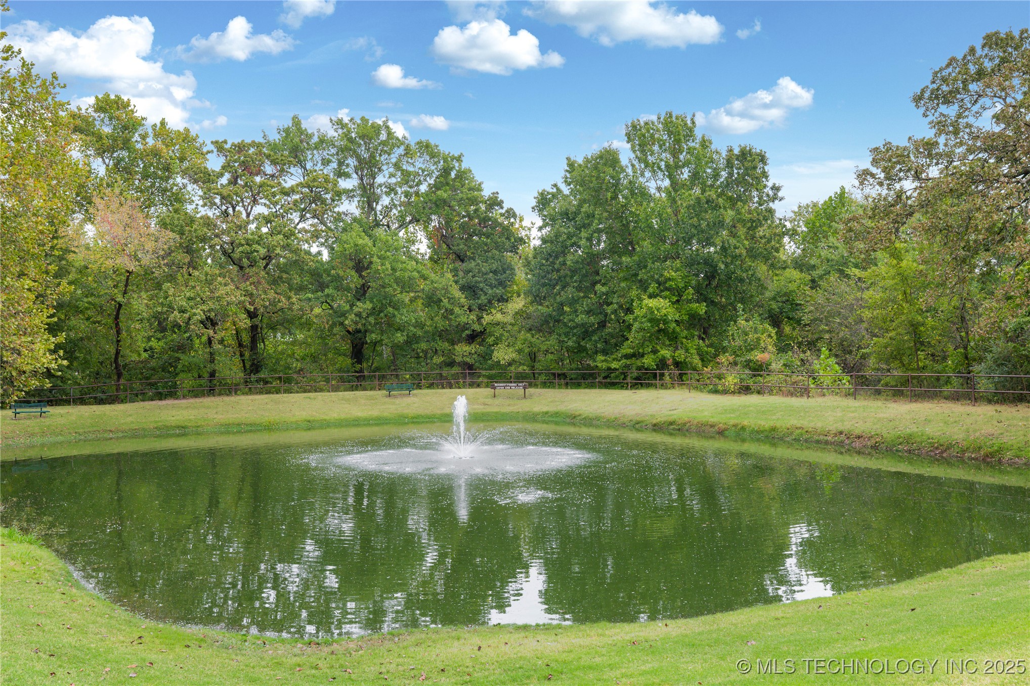 2429 S Umbrella Avenue Property Photo 47