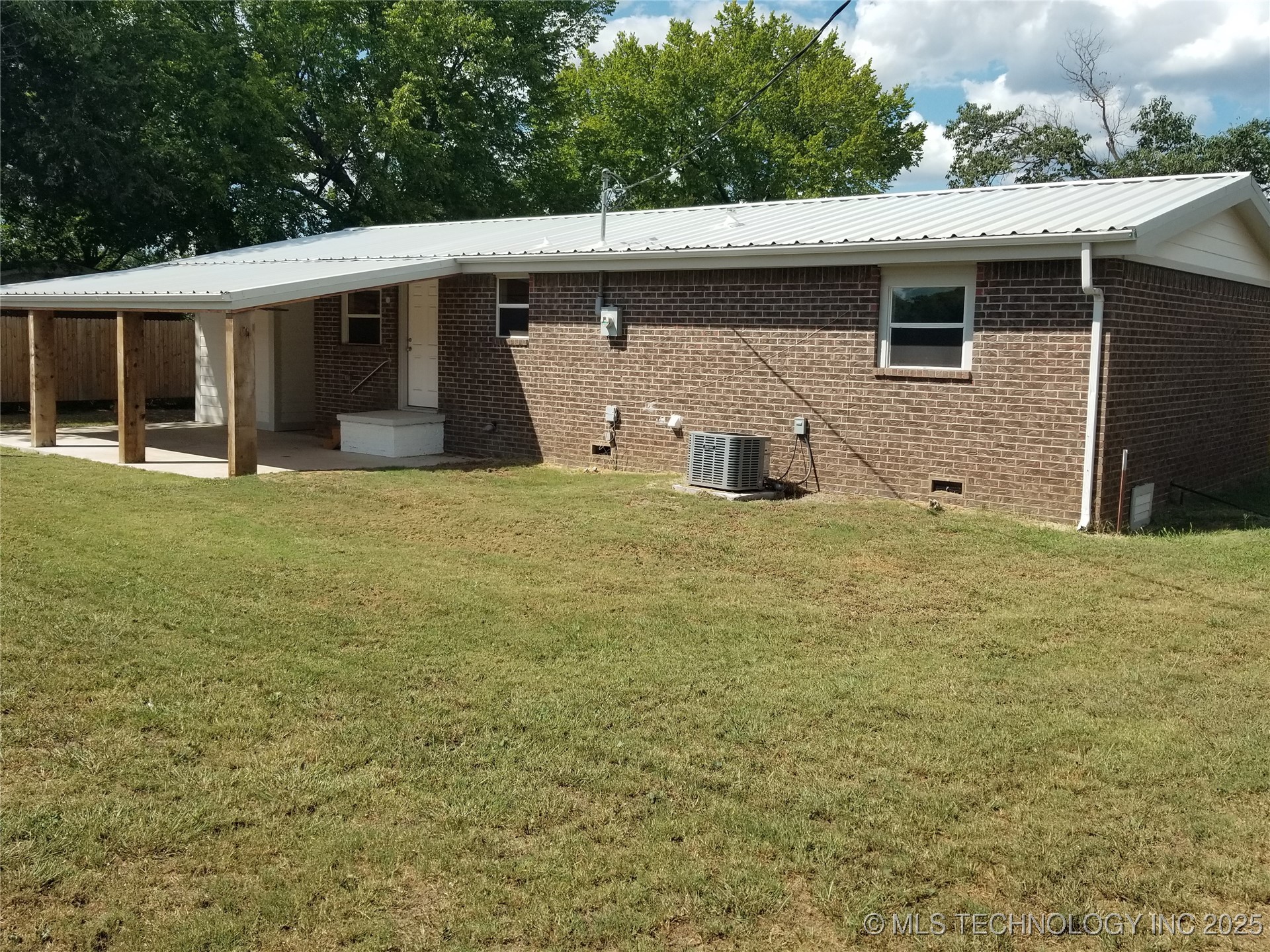 28352 Buchanan Circle Property Photo 7