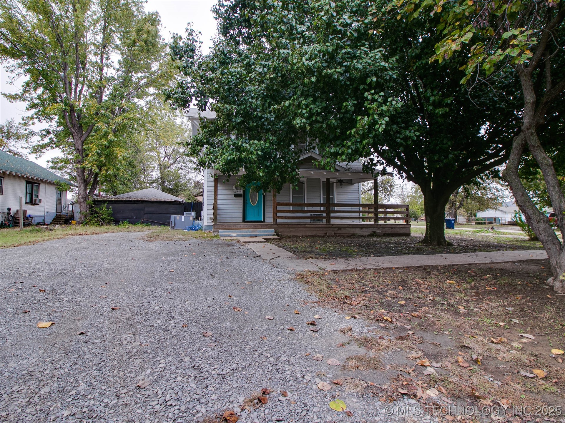 401 W 6th Street Property Photo 1