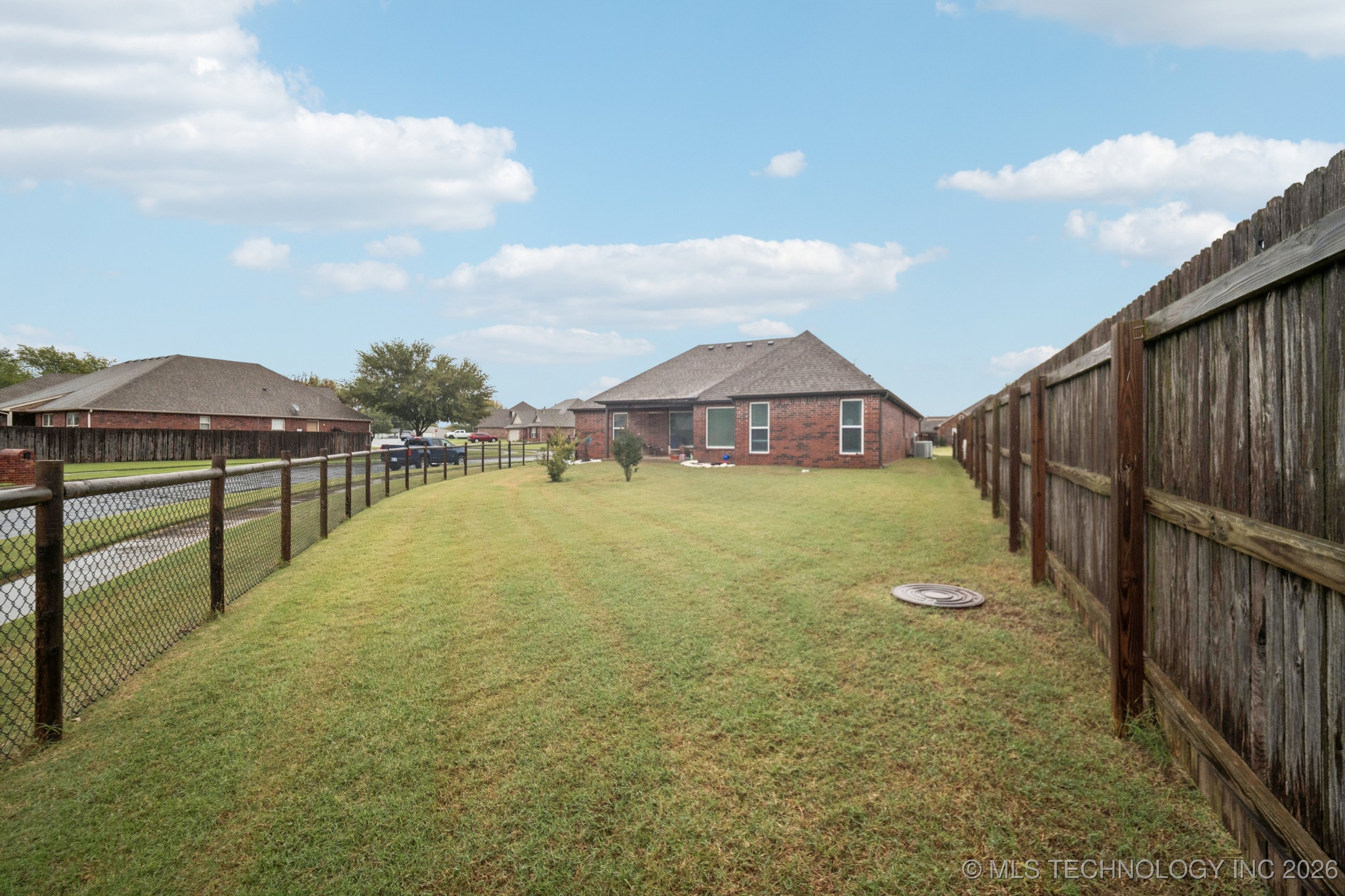 12327 E 69th Street North Property Photo 29